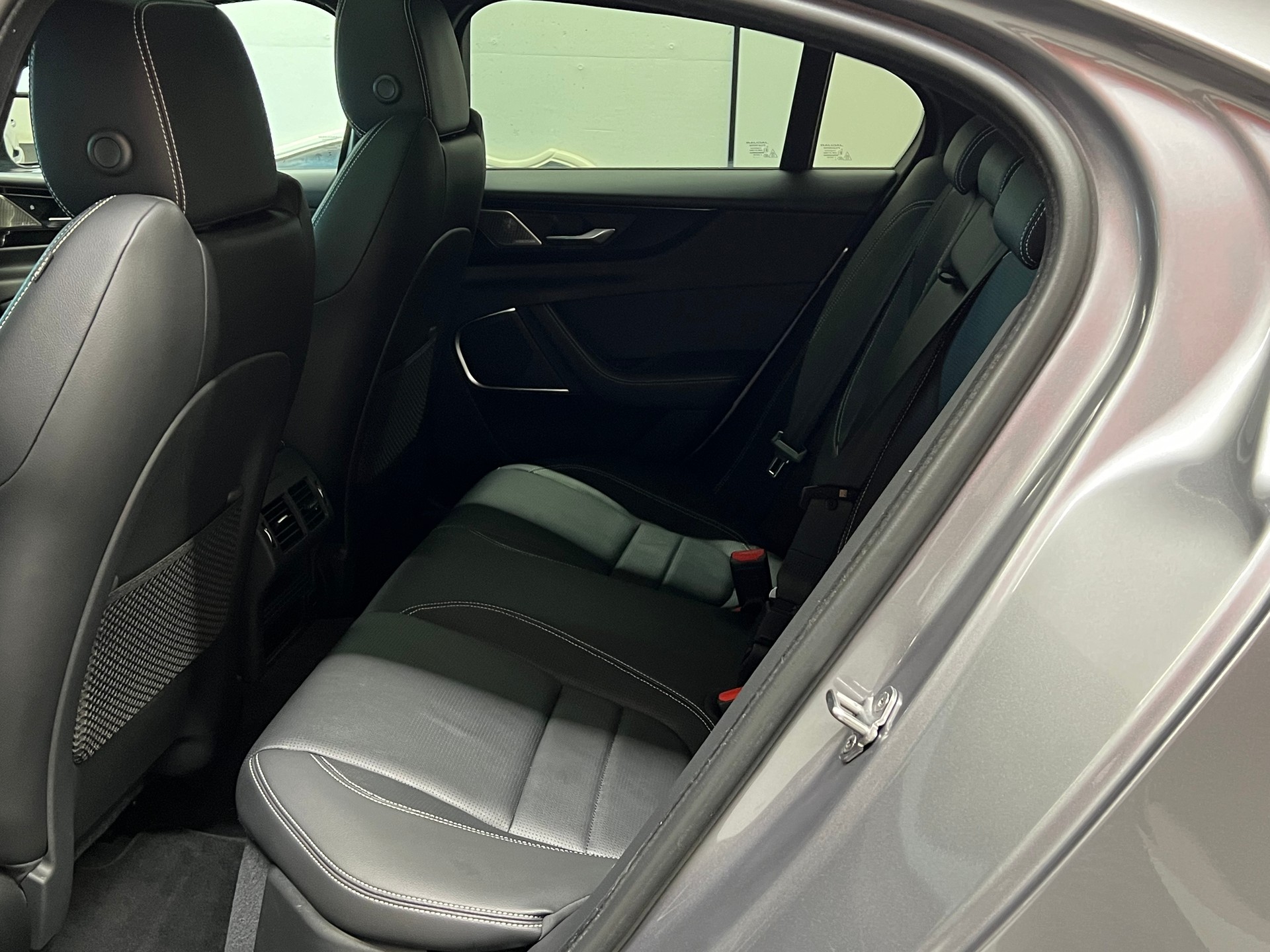 JAGUAR XE 2.0d RDynamic Edition 204 AWD Automat À vendre