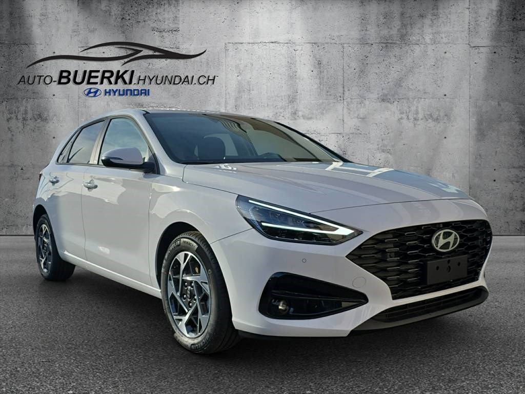 HYUNDAI i30 1.5 T-GDi Amplia DCT