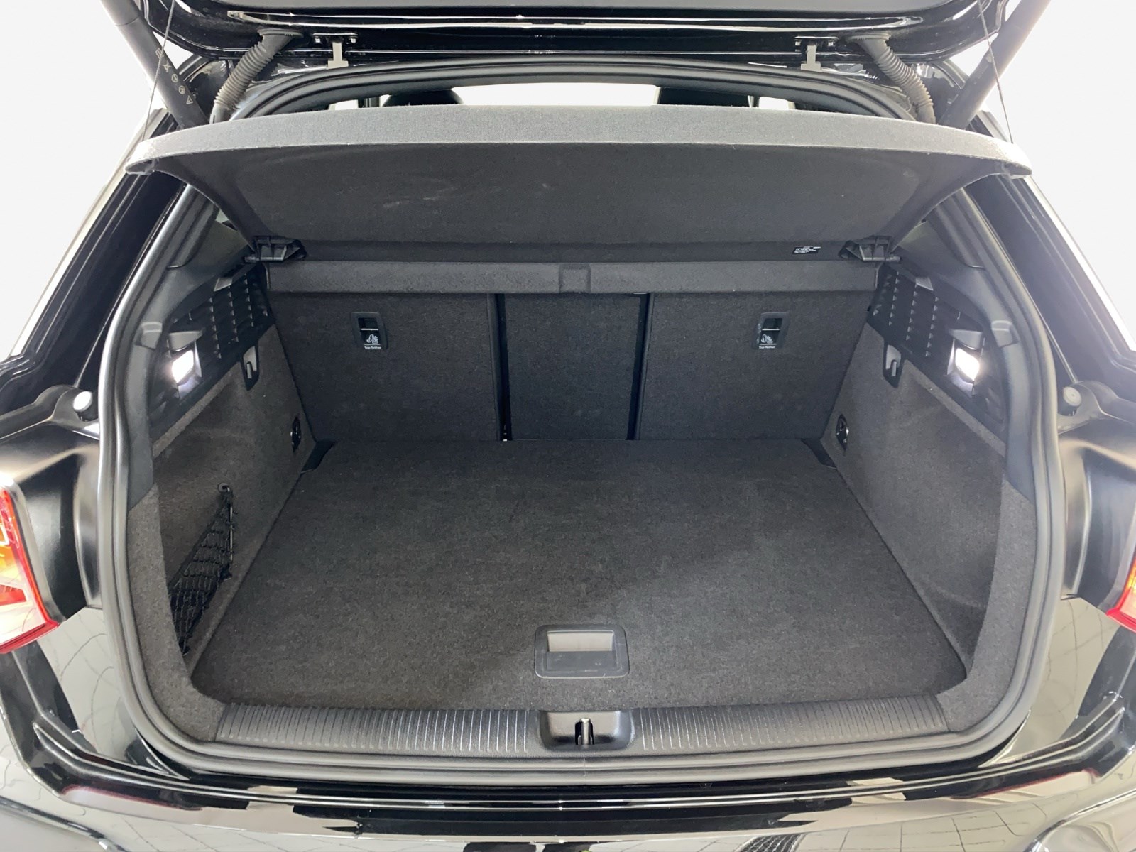AUDI Q2 35 TFSI S line S-tronic-image-12