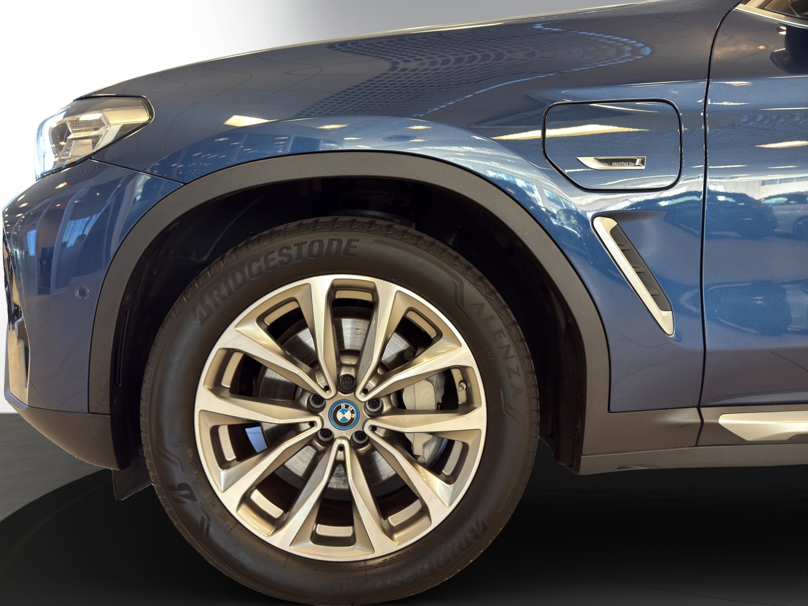 BMW X3 xDrive 30e-showroom-element-3