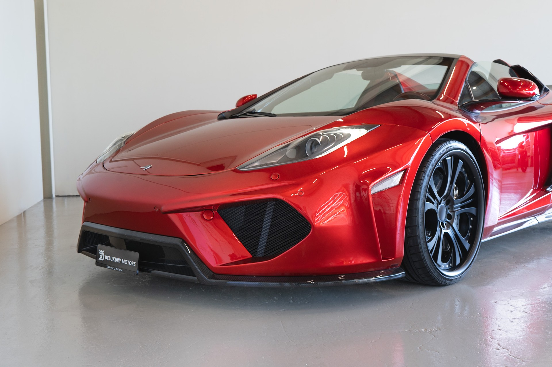 McLAREN MP4-12C Spider 3.8 V8 FAB DESIGN-showroom-element-2