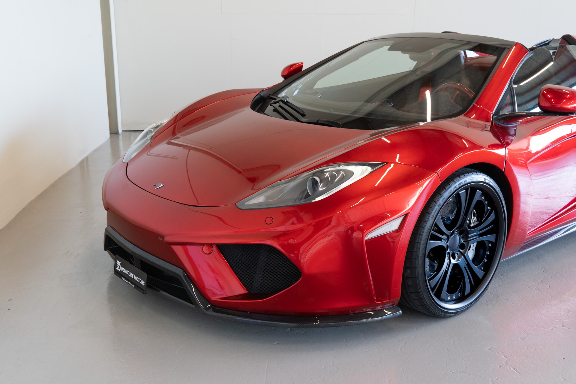 McLAREN MP4-12C Spider 3.8 V8 FAB DESIGN-showroom-element-1