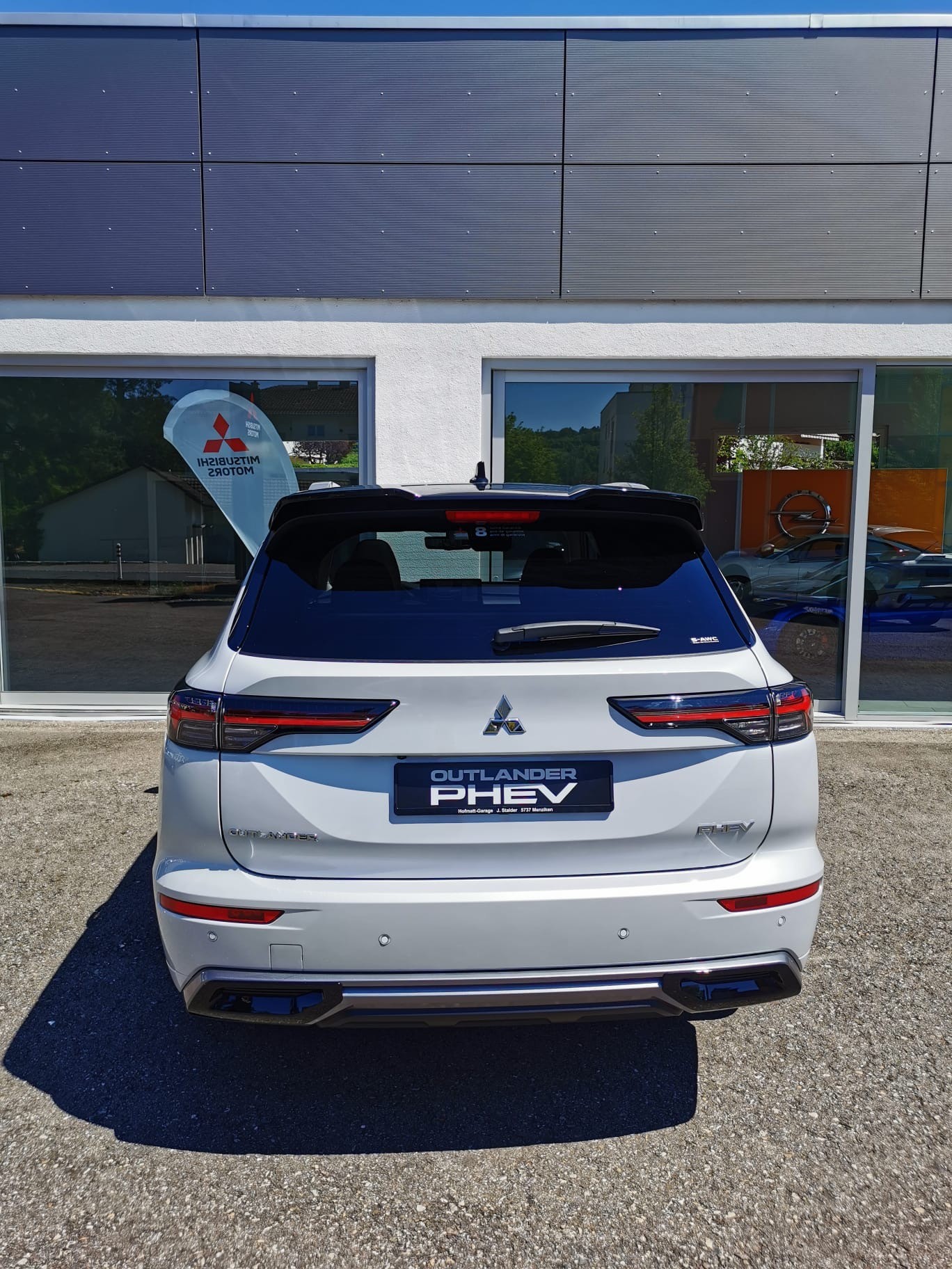 MITSUBISHI Outlander 2.4 PHEV Instyle 4WD Automatic-image-5