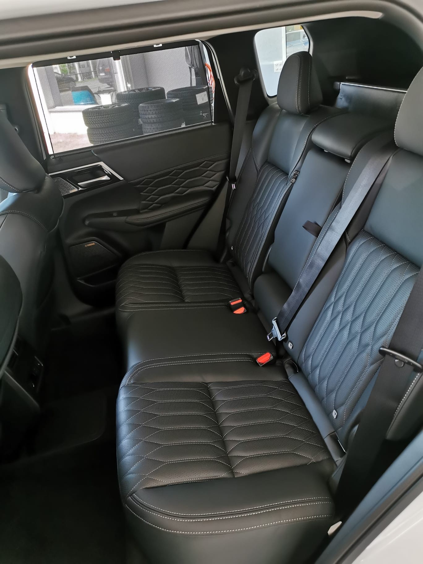 MITSUBISHI Outlander 2.4 PHEV Instyle 4WD Automatic-image-7