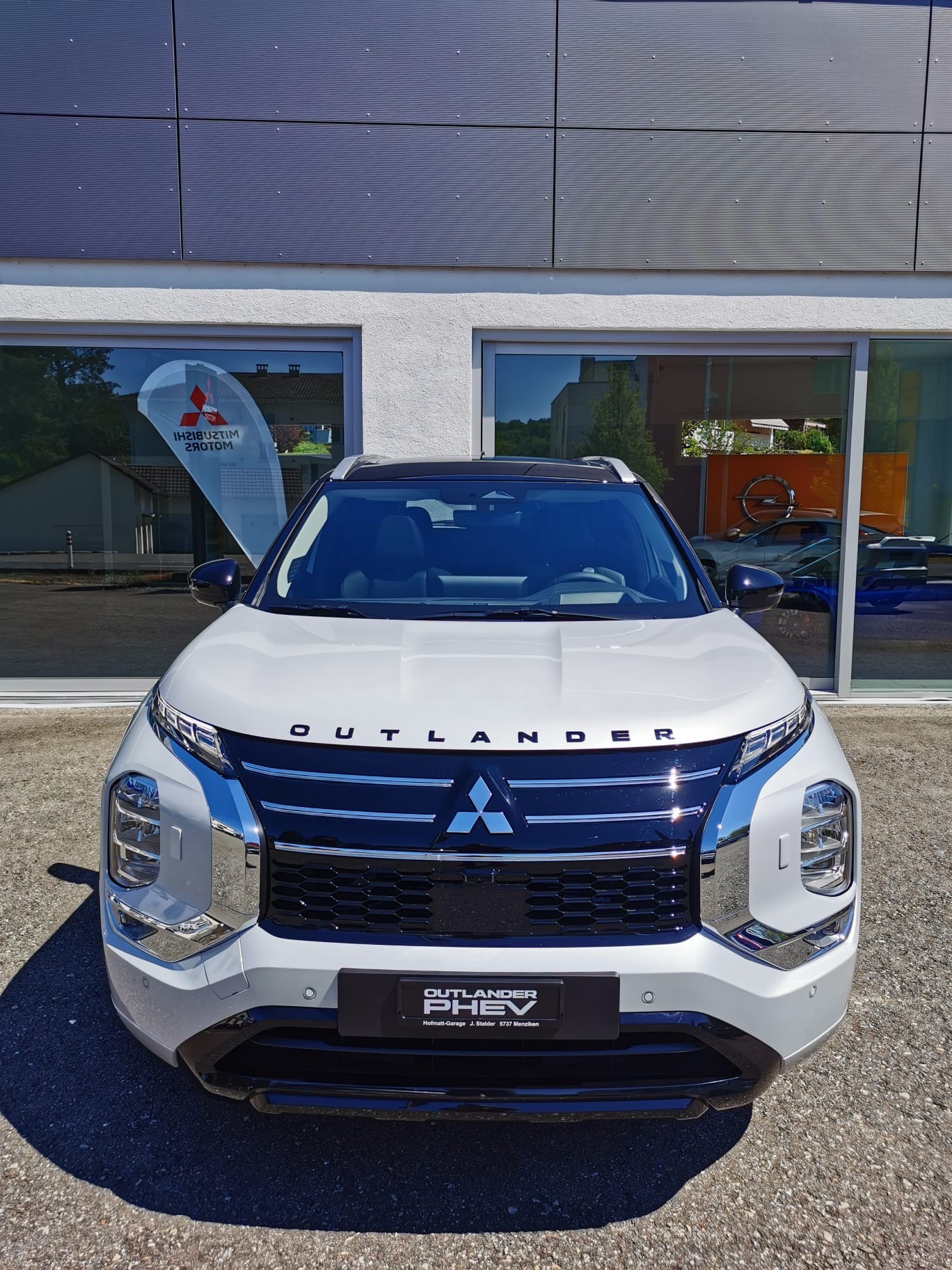 MITSUBISHI Outlander 2.4 PHEV Instyle 4WD Automatic-image-0