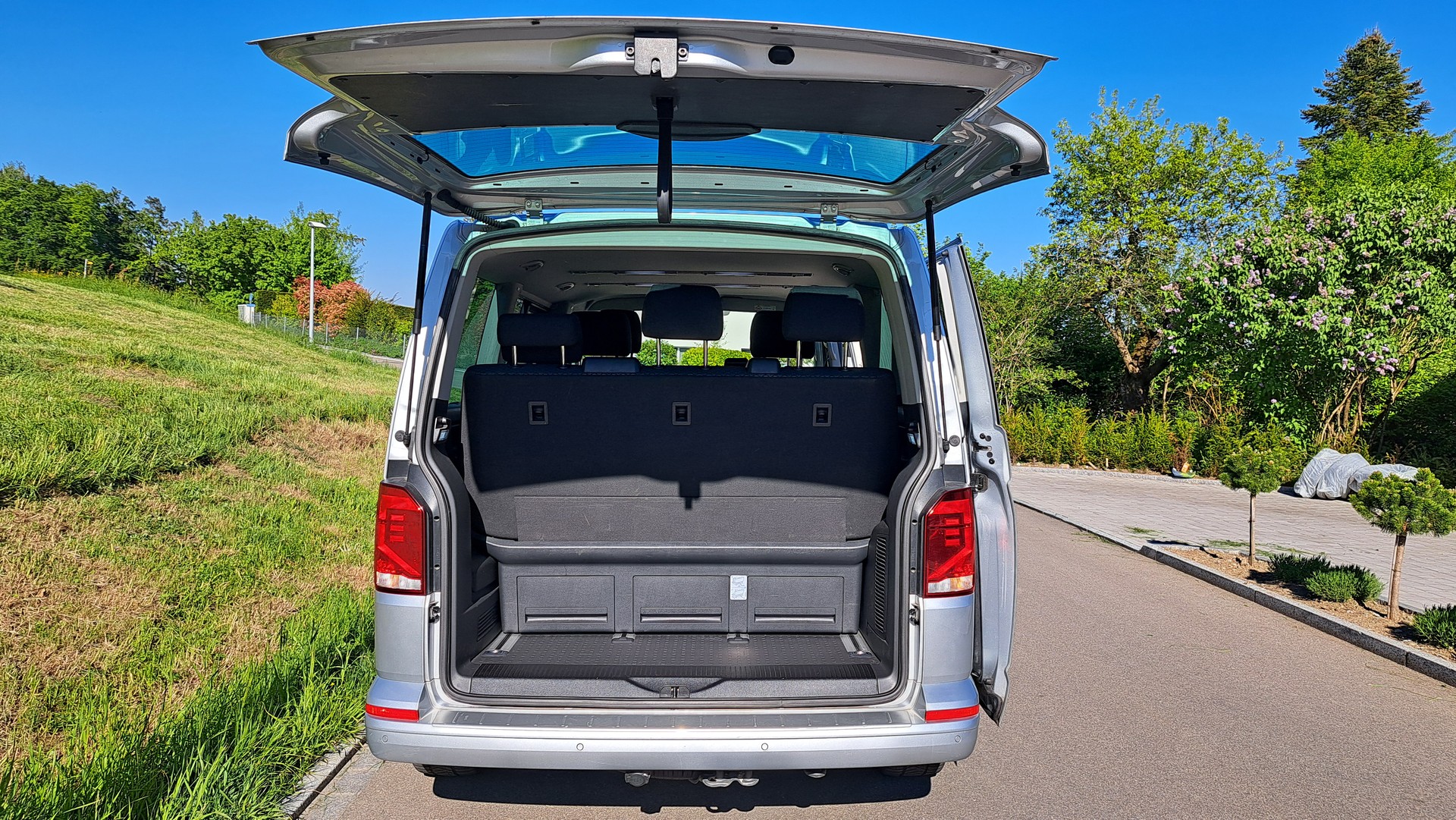 VW T6.1 Multivan 2.0 TDI Liberty Edition DSG-image-3