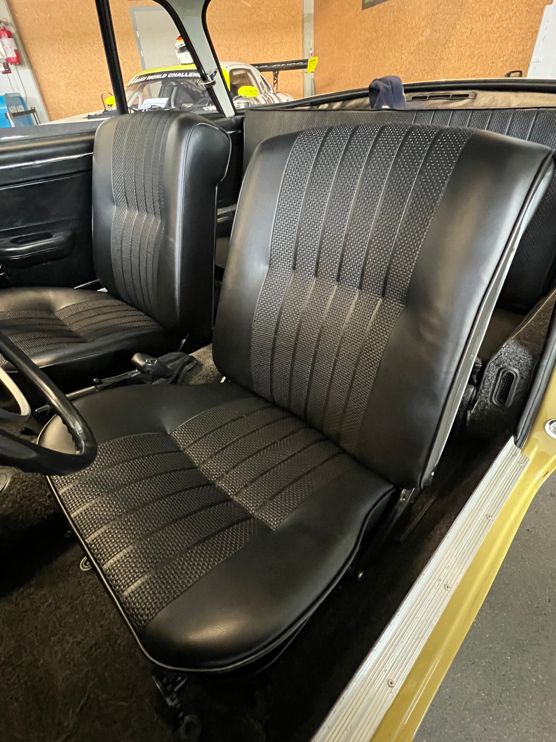 VW KARMANN-GHIA 34 C 1600-showroom-element-3