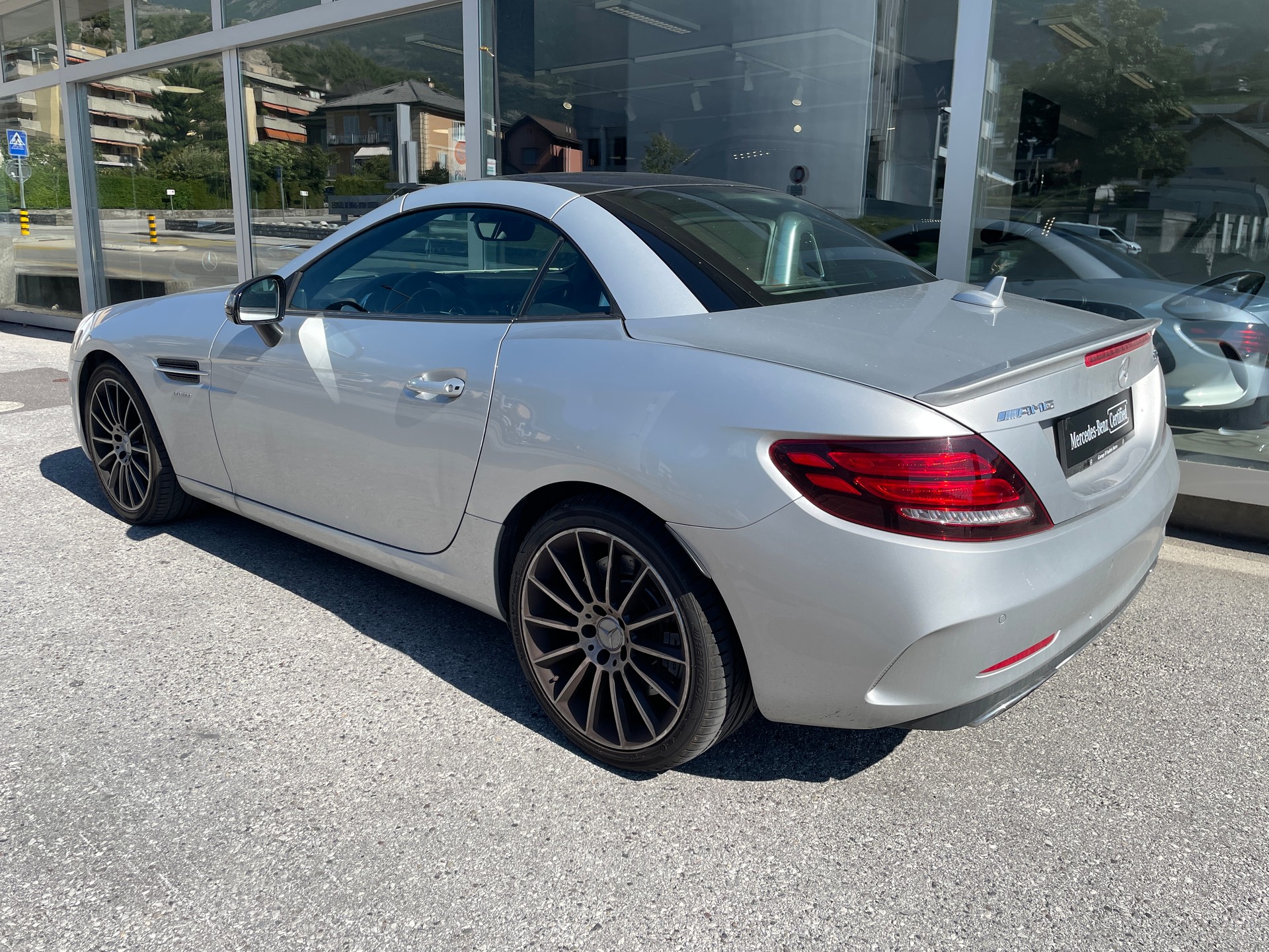 MERCEDES-BENZ SLC 43 AMG 9G-Tronic-showroom-element-3
