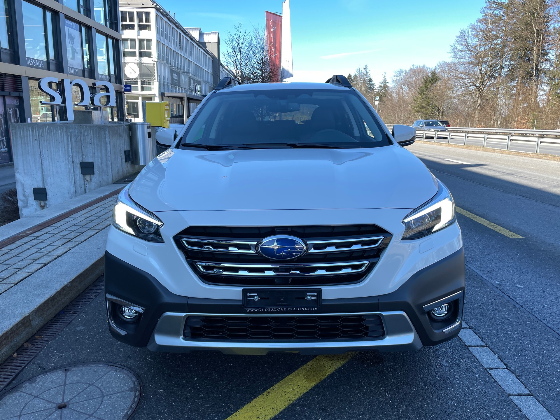 SUBARU Outback 2.5i Swiss Plus AWD Lineartronic-showroom-element-1
