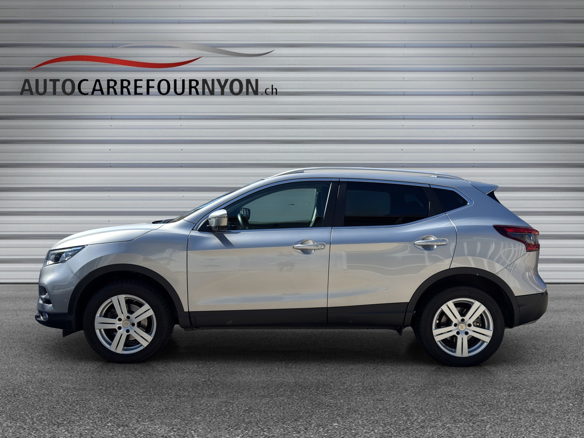NISSAN Qashqai 1.3 DIG-T tekna DCT-showroom-element-2