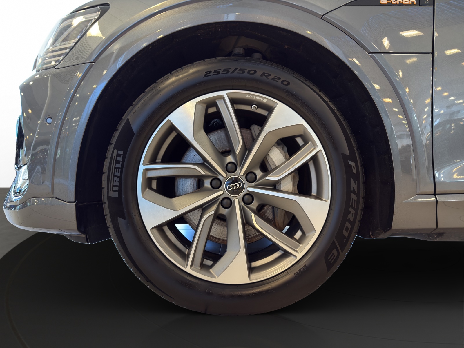 AUDI e-tron 55 S Line qu-showroom-element-3