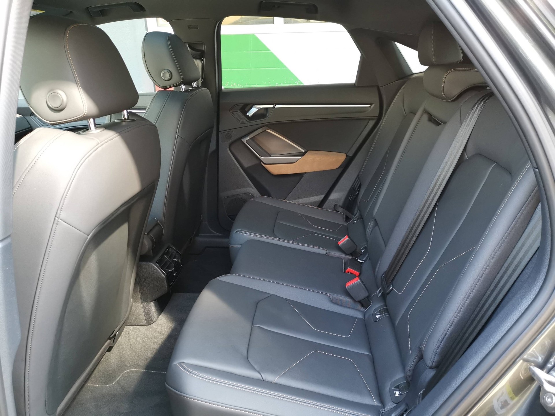 AUDI Q3 Sportback 40 TDI S line quattro S-tronic-image-16