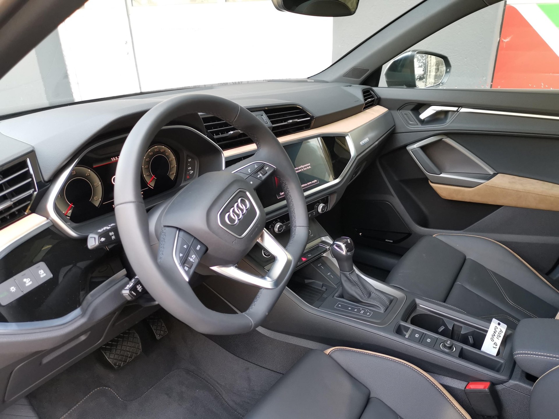 AUDI Q3 Sportback 40 TDI S line quattro S-tronic-image-18