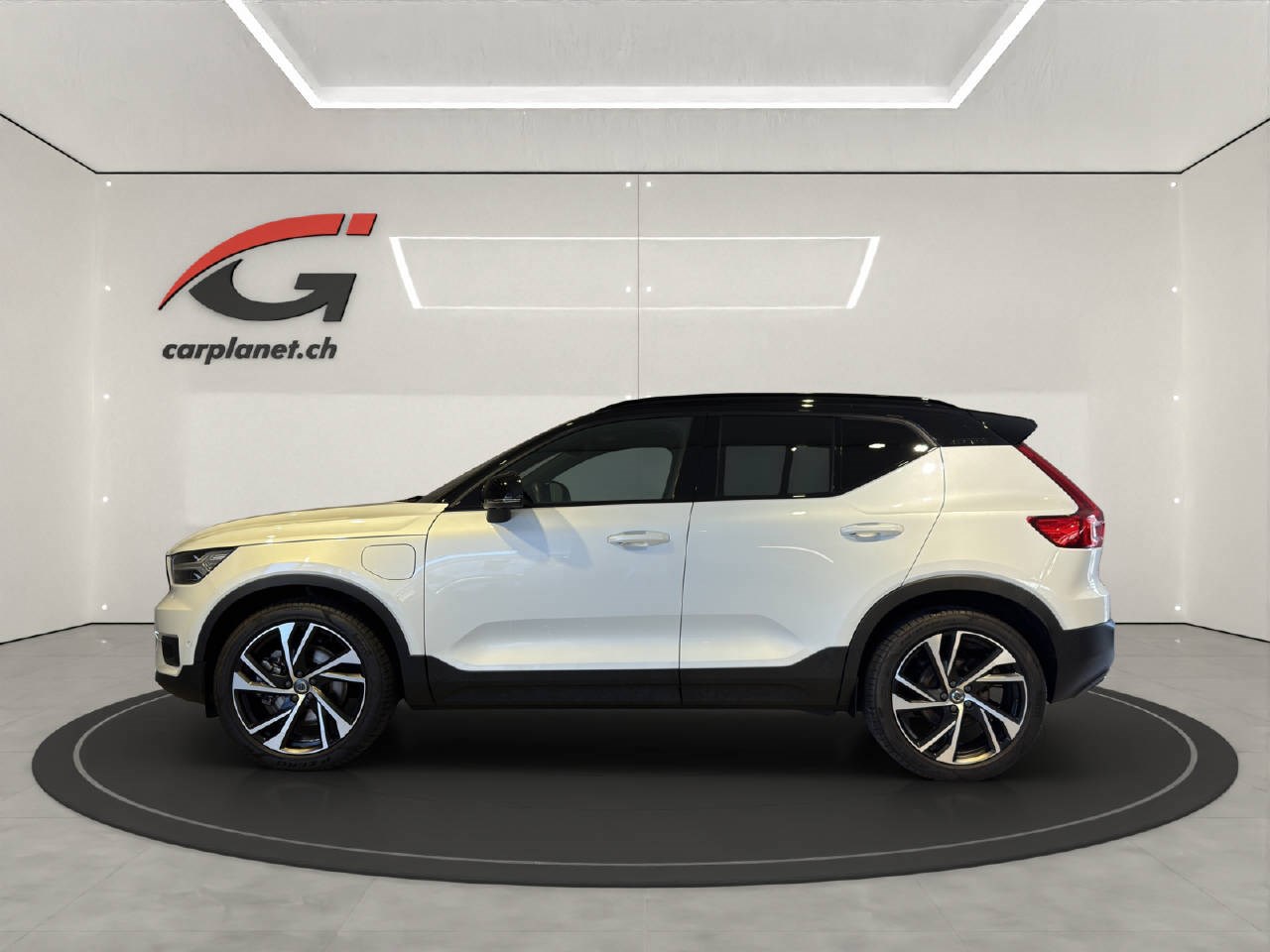 VOLVO XC40 1.5 T5 PiH R-Design-showroom-element-1