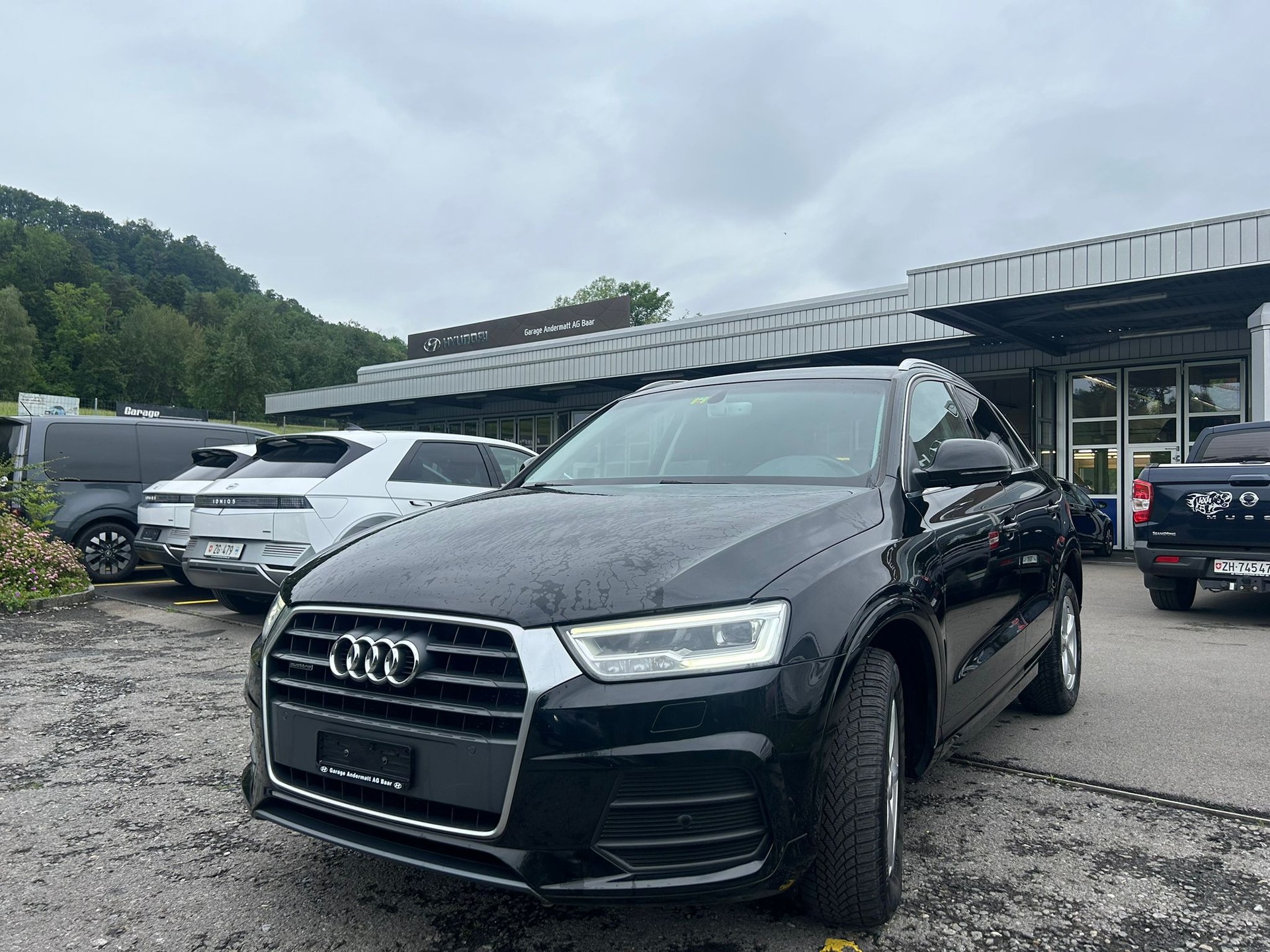 AUDI Q3 2.0 TDI design quattro S-tronic-showroom-element-1