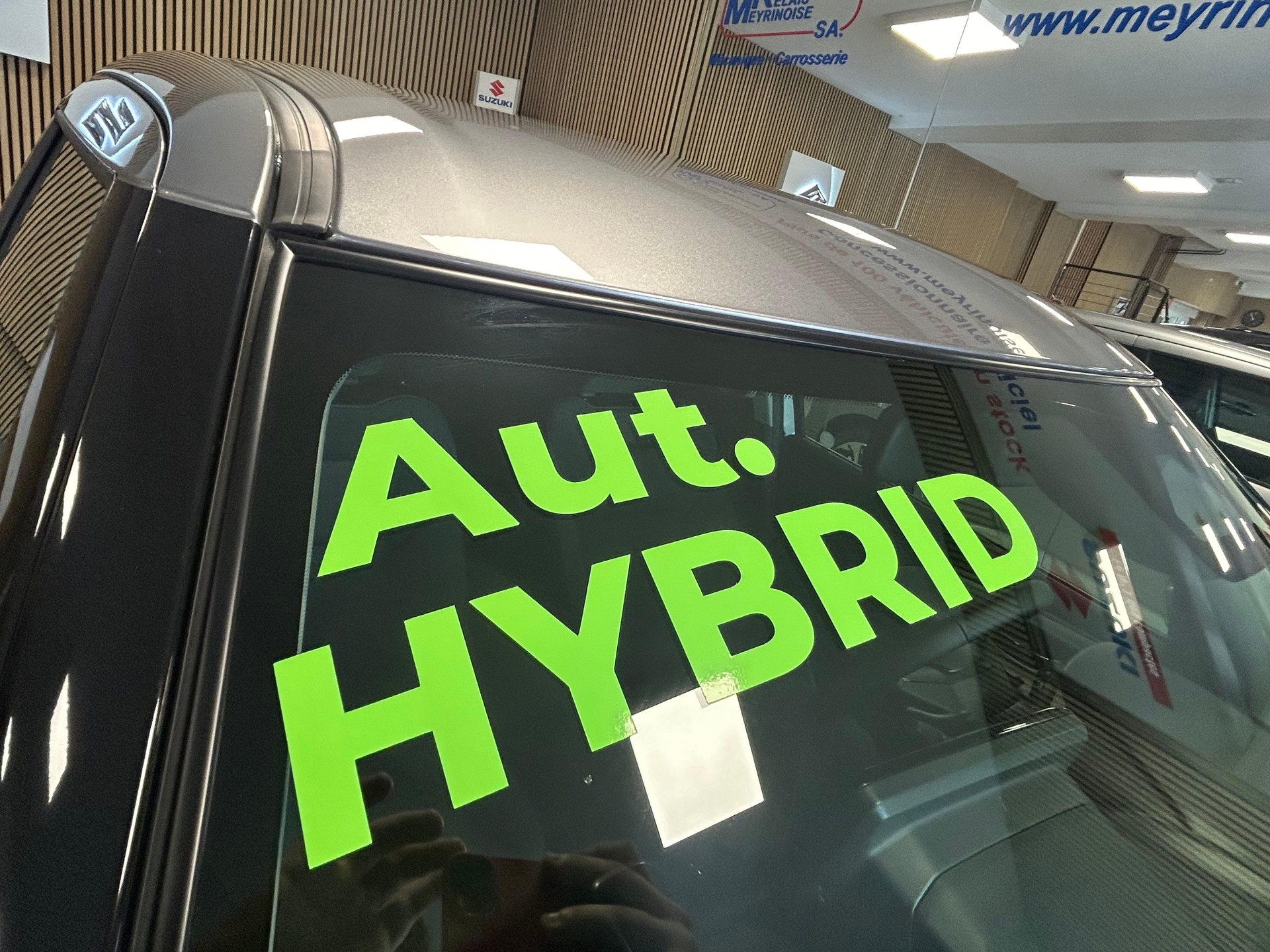 SUZUKI Swift 1.2 1st Edition Top Hybrid MY24-showroom-element-1