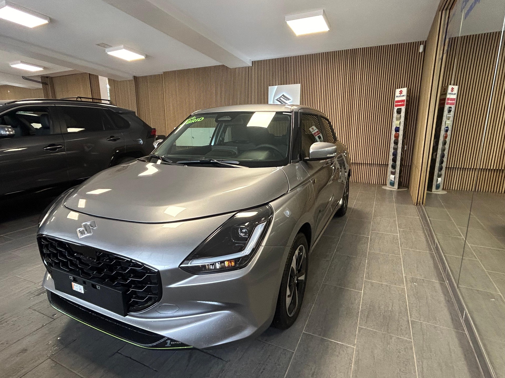 SUZUKI Swift 1.2 1st Edition Top Hybrid MY24-showroom-element-3