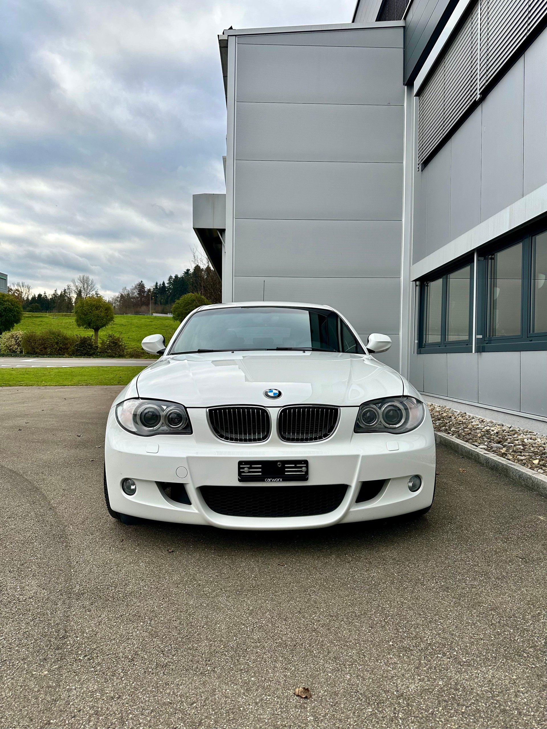 BMW 130i EDITION-image-1