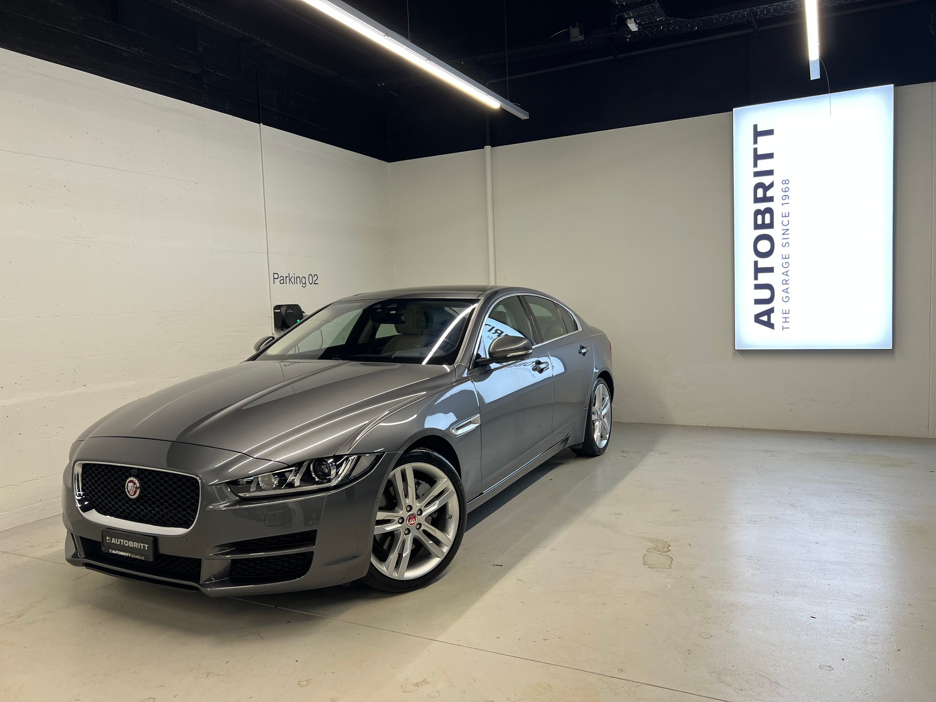 JAGUAR XE 2.0 T 200 Prestige