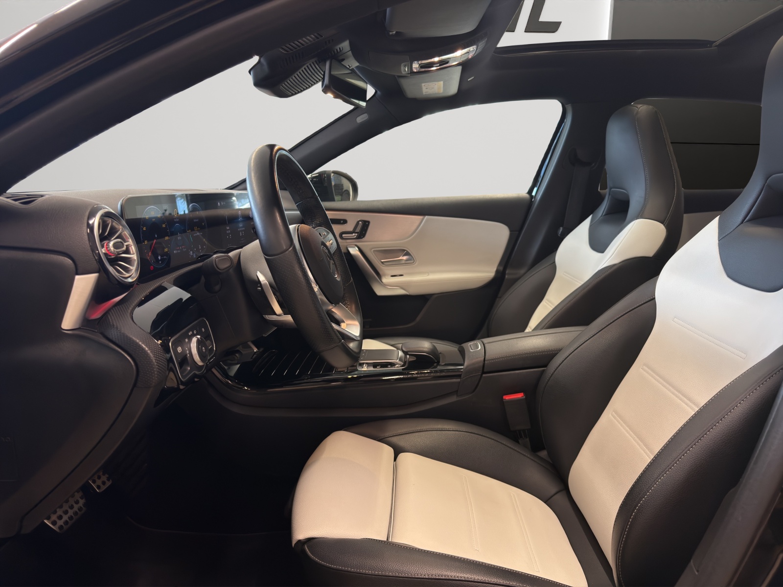 Image MERCEDES-BENZ A-220 A 220 AMG Line 4Matic