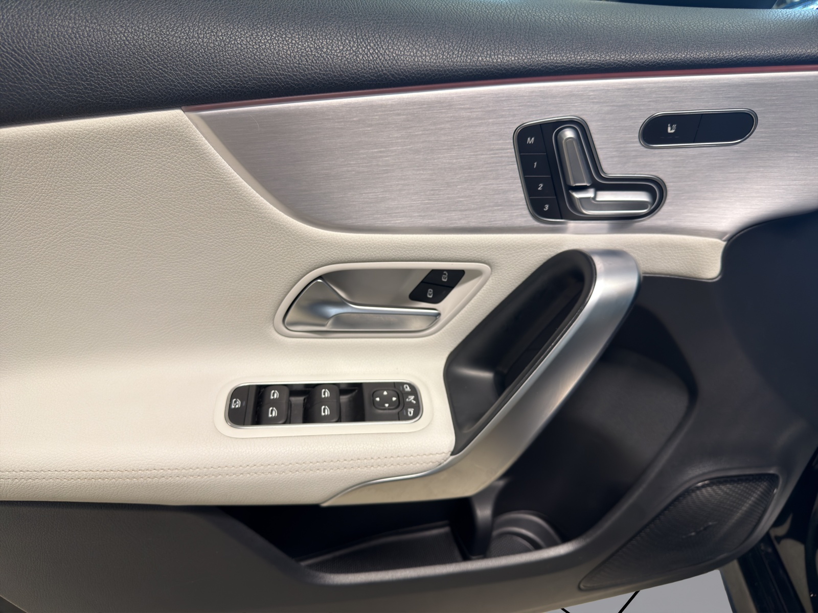 Image MERCEDES-BENZ A-220 A 220 AMG Line 4Matic