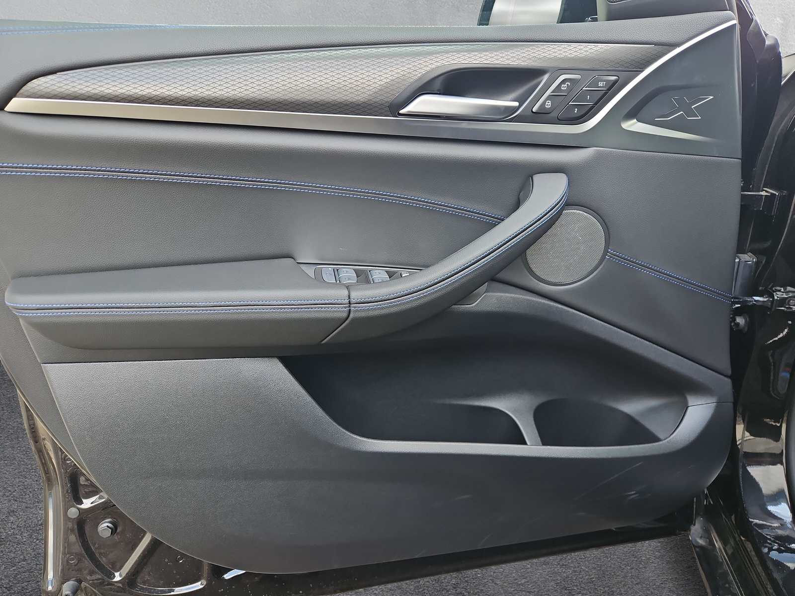 BMW X4 M40i 48V Steptronic-image-16