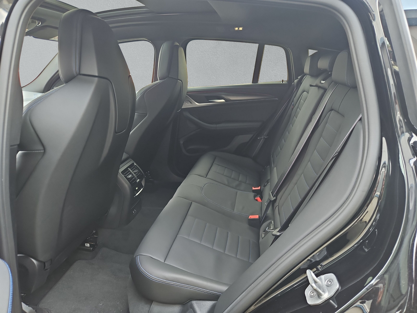 BMW X4 M40i 48V Steptronic-image-11