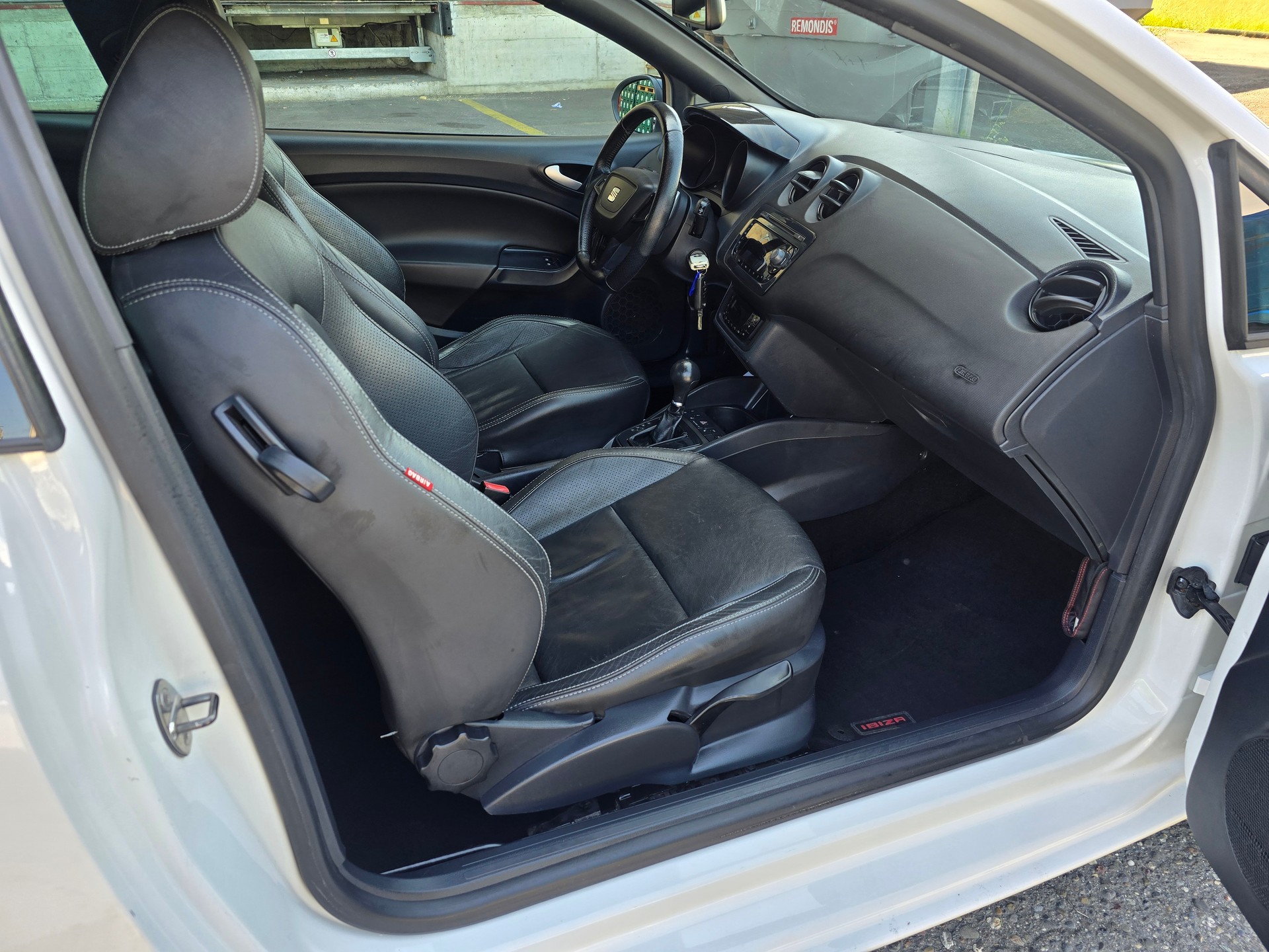 SEAT Ibiza SC 1.4 TSI Cupra DSG-image-10