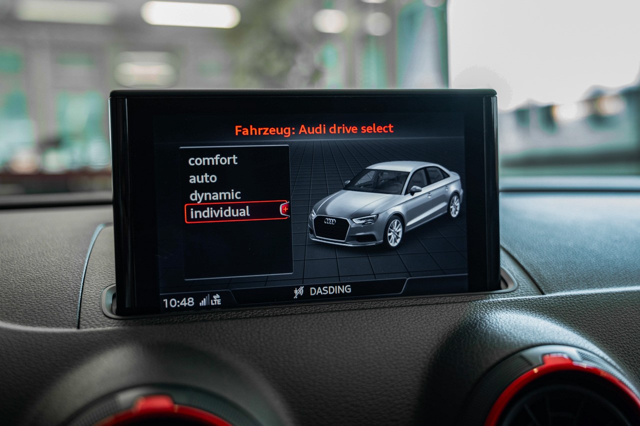 AUDI RS3 APR Limousine 2.5 TSI quattro S-tronic-image-23