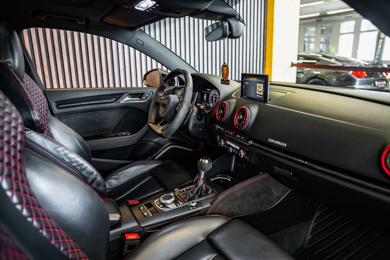 AUDI RS3 APR Limousine 2.5 TSI quattro S-tronic-image-16