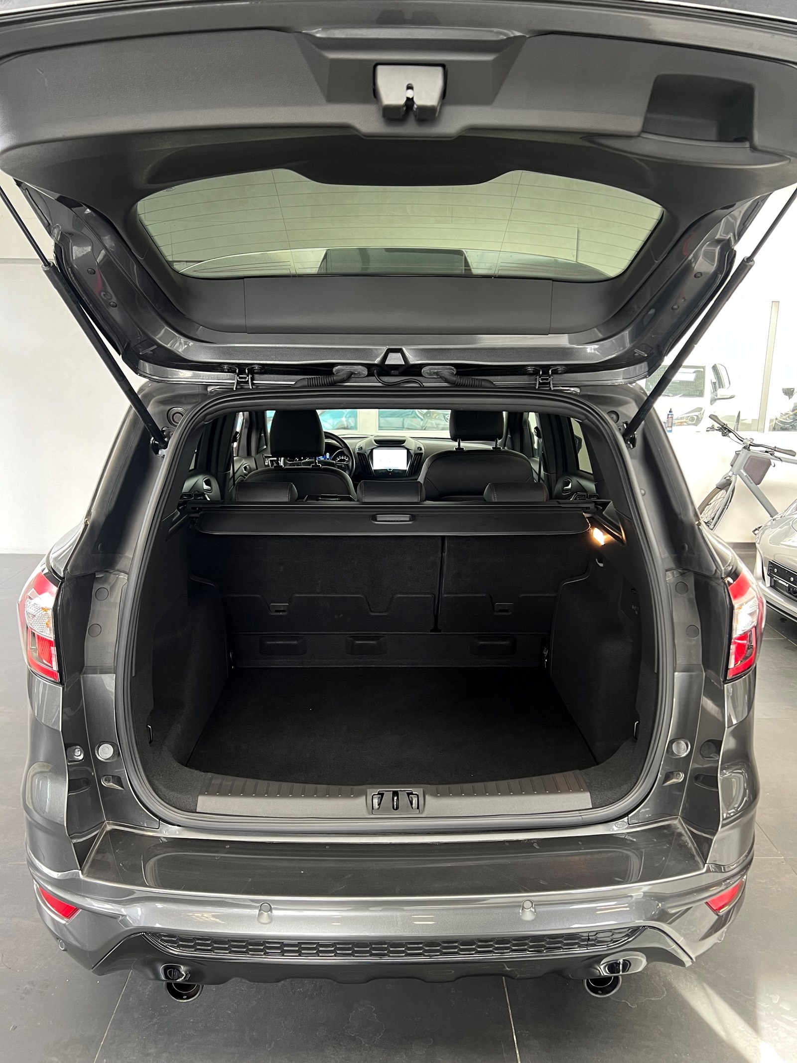 FORD Kuga 2.0 TDCi ST Line High 4WD PowerShift-image-11