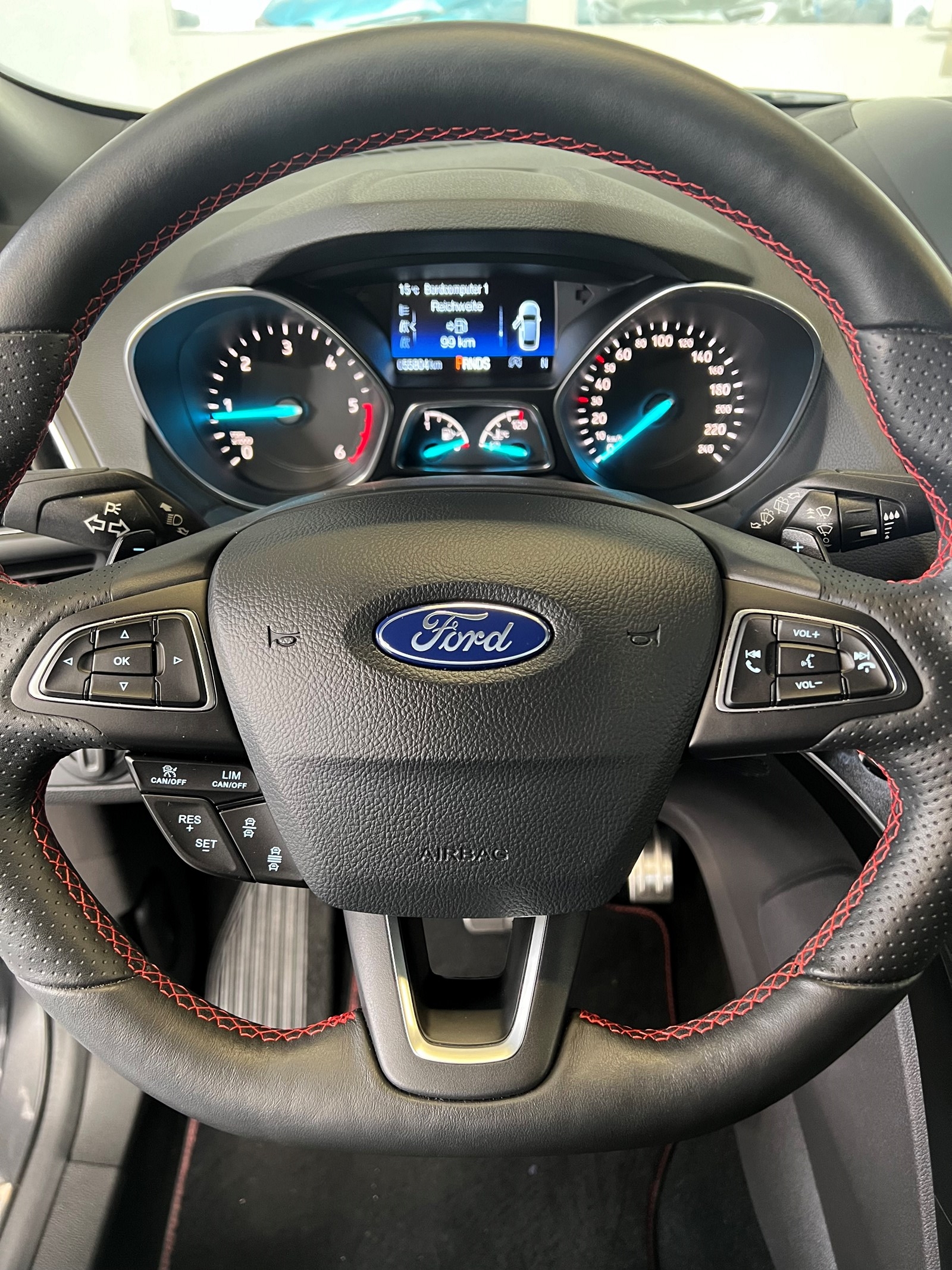 FORD Kuga 2.0 TDCi ST Line High 4WD PowerShift-image-8