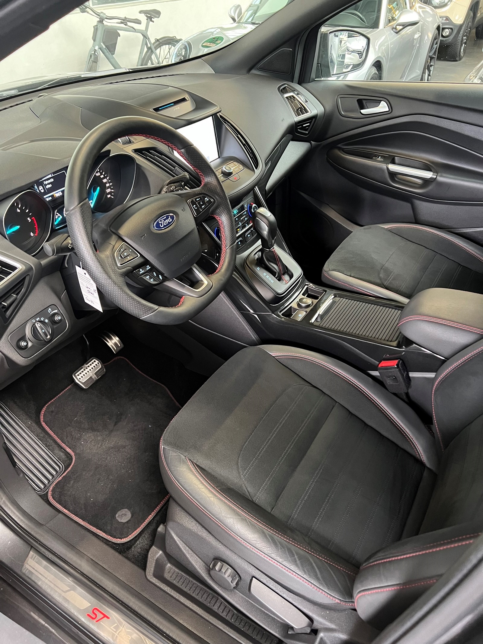 FORD Kuga 2.0 TDCi ST Line High 4WD PowerShift-image-9