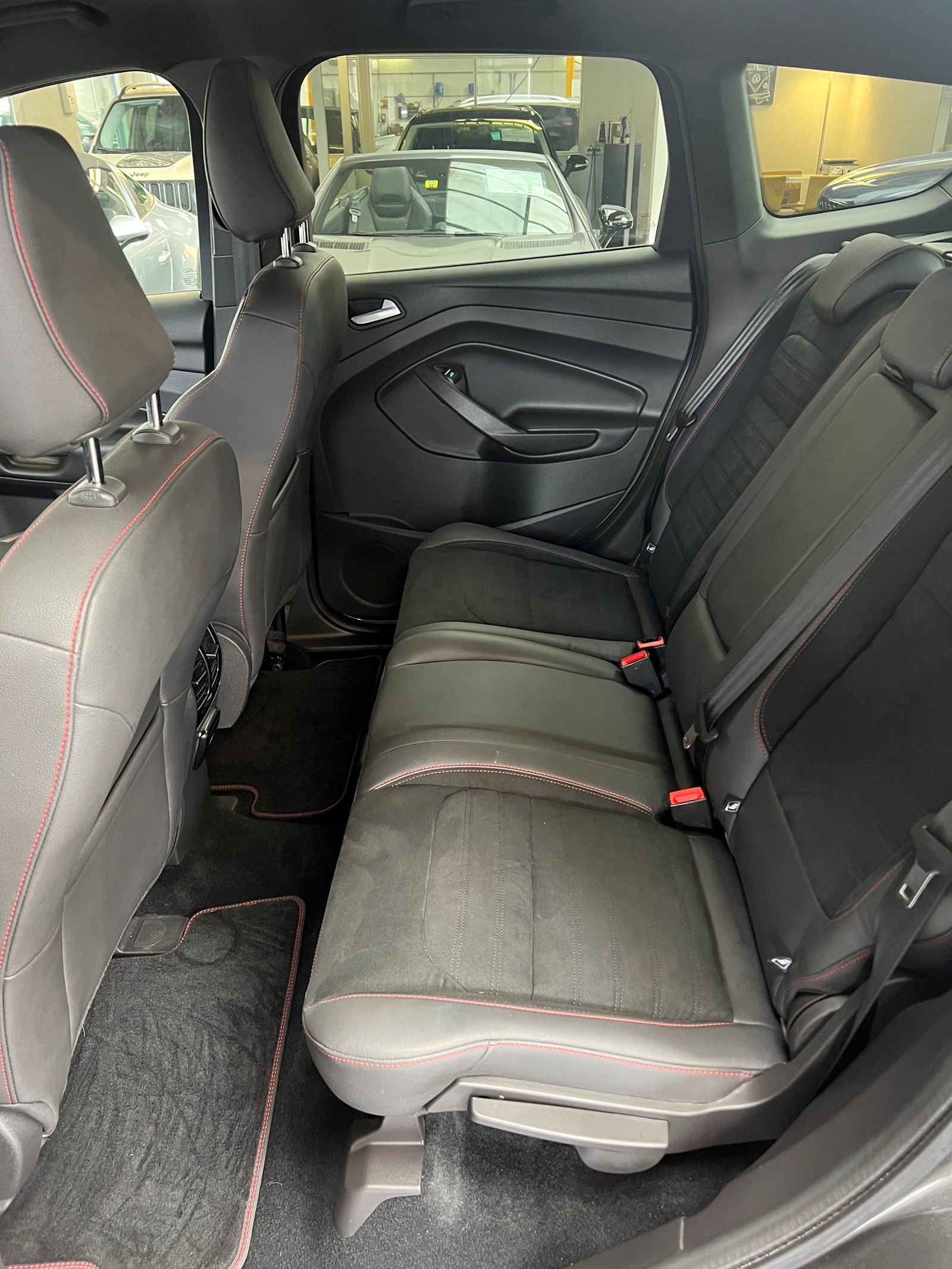 FORD Kuga 2.0 TDCi ST Line High 4WD PowerShift-image-10