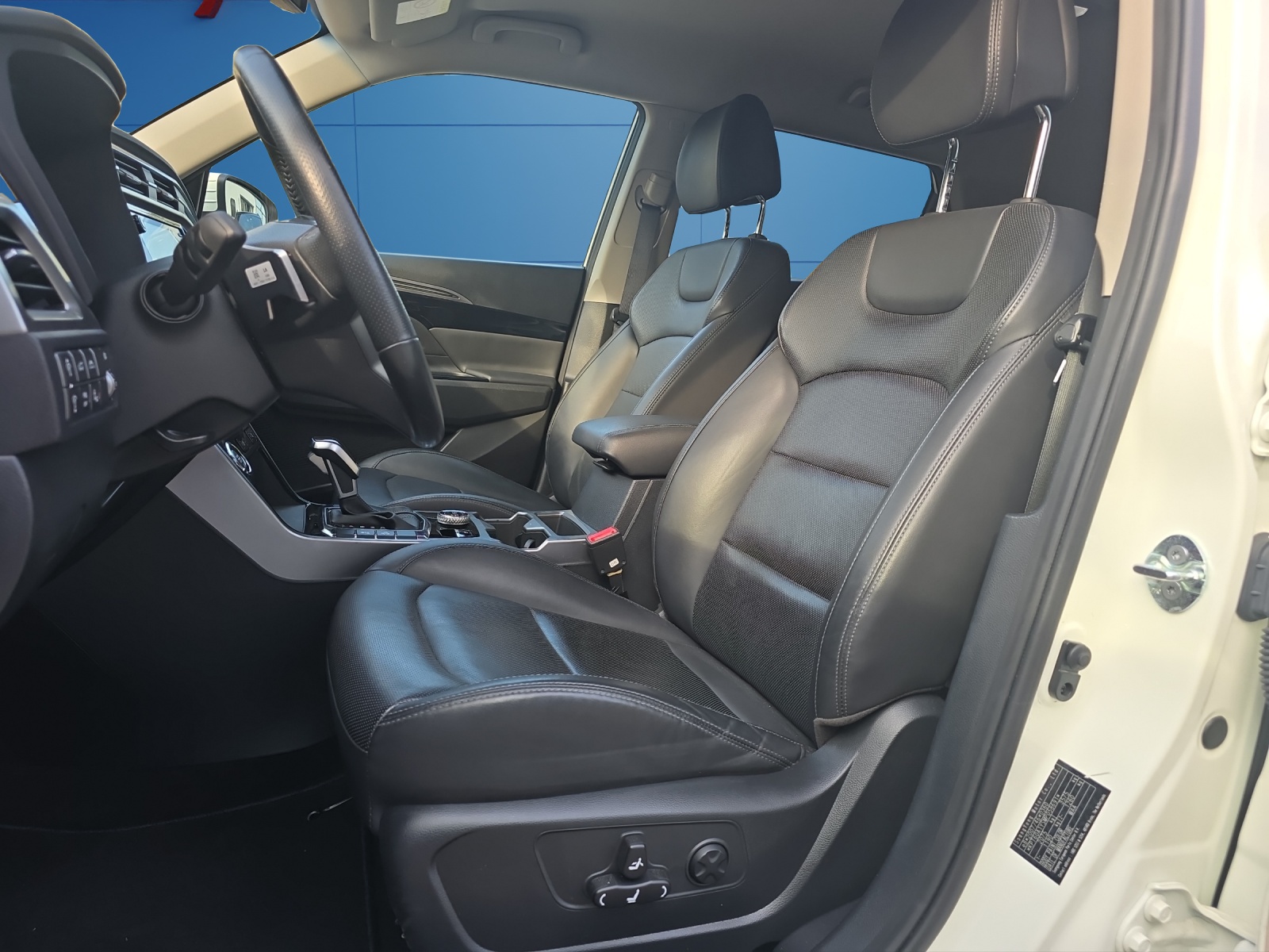 KGM-SsangYong Korando 1.5 T GDI Sapphire 4WD Automat-image-11