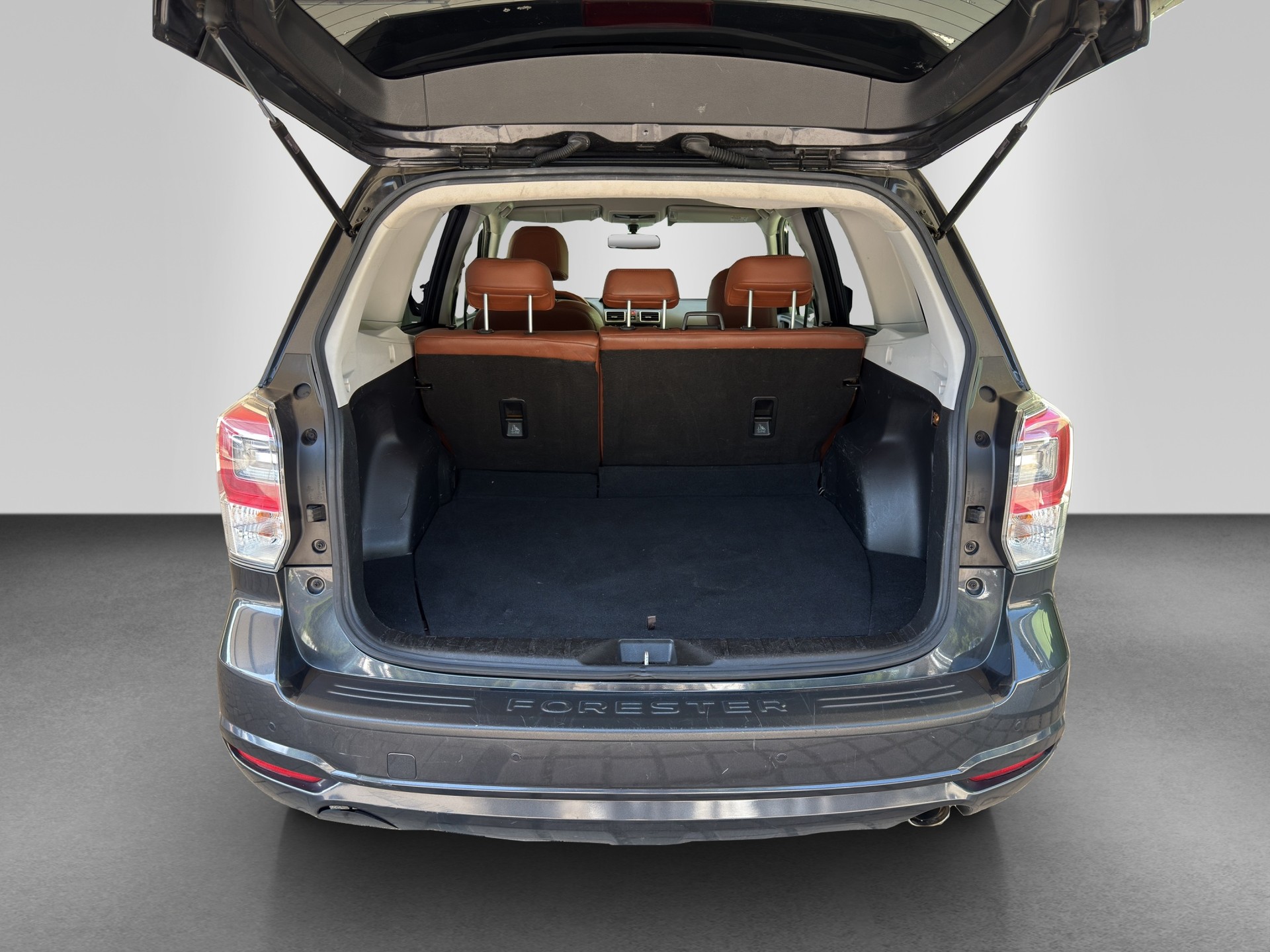 SUBARU Forester 2.0D Swiss Lineatronic-image-16
