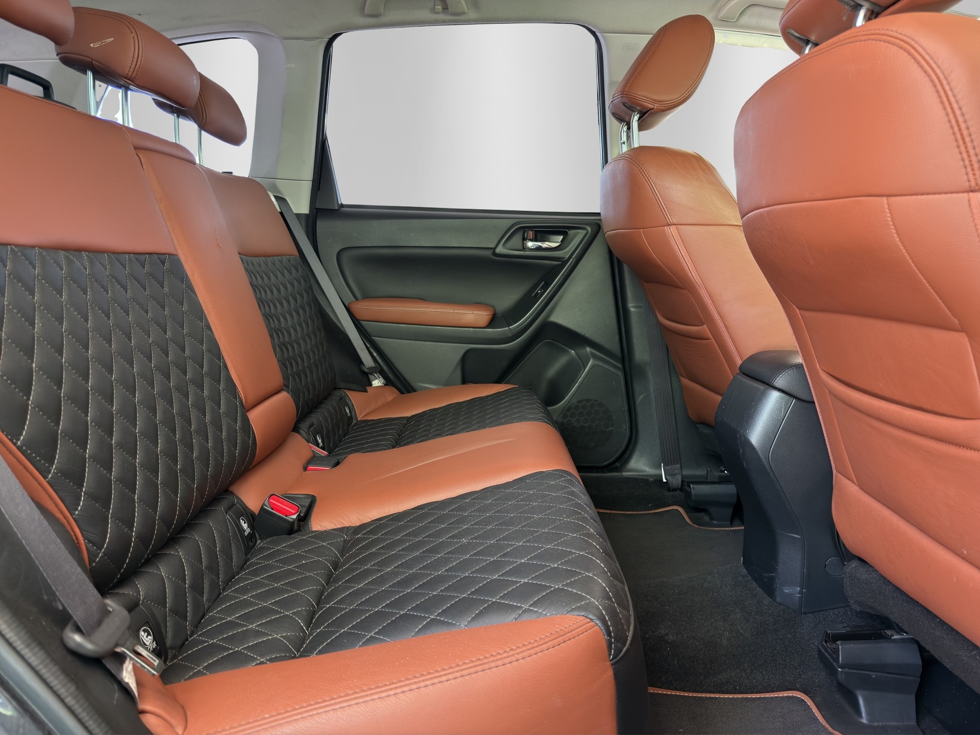 SUBARU Forester 2.0D Swiss Lineatronic-image-15