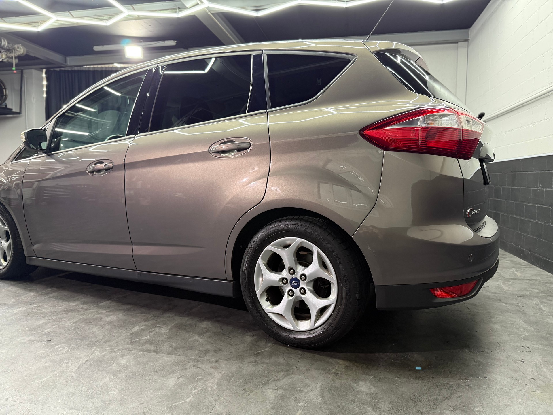 FORD C-Max 1.0 SCTi Carving-showroom-element-3