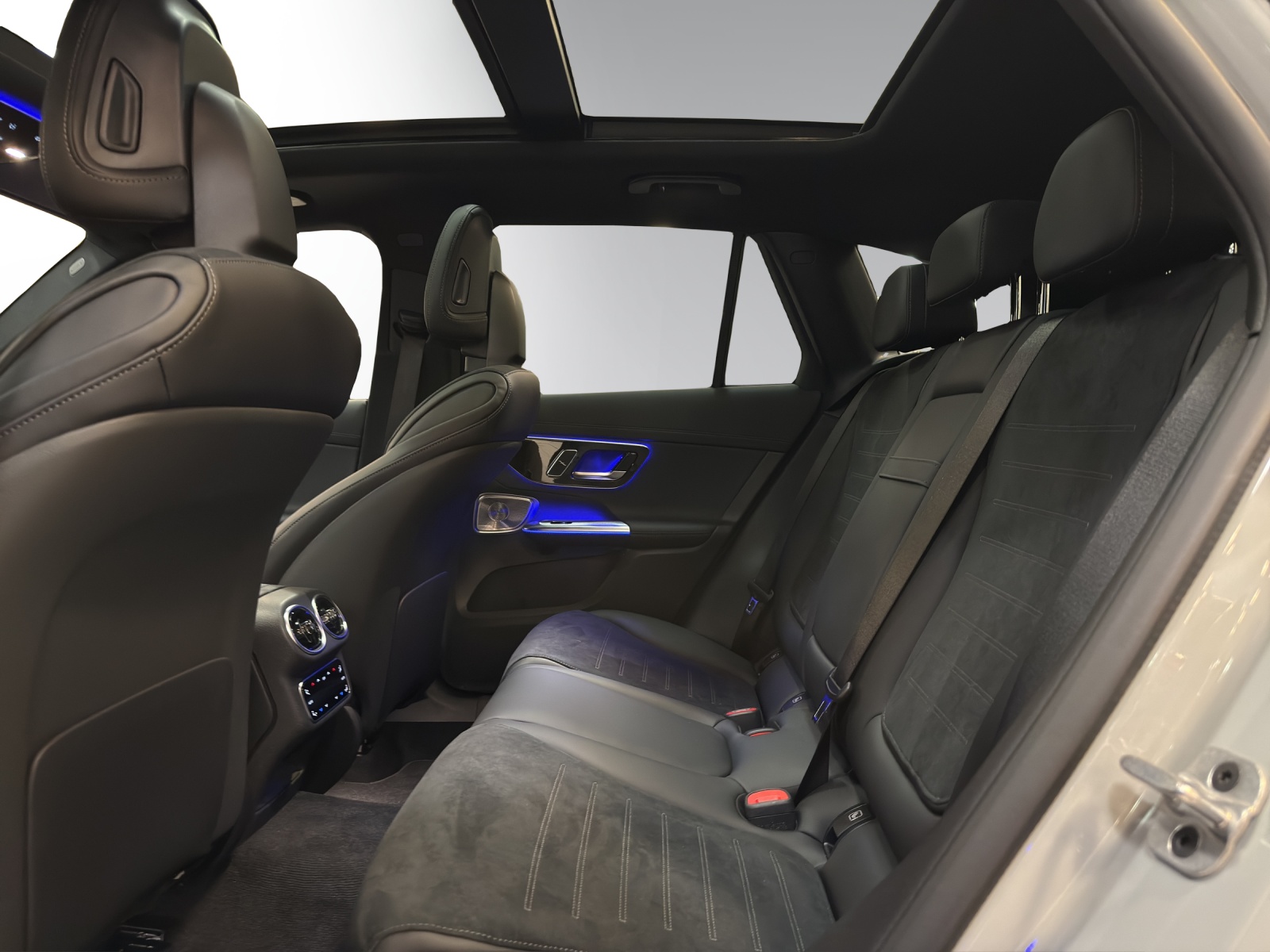 Image MERCEDES-BENZ GLC-300 GLC 300 e 4M 9G-Tronic