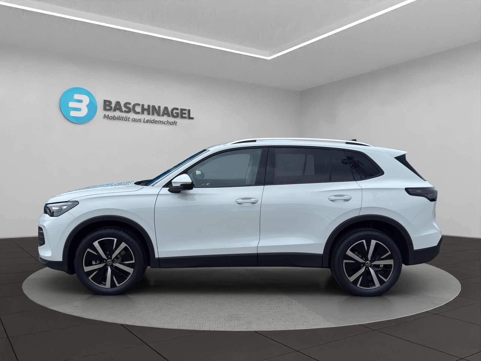 VW Tiguan 2.0 TSI DSG United 4Motion-showroom-element-1