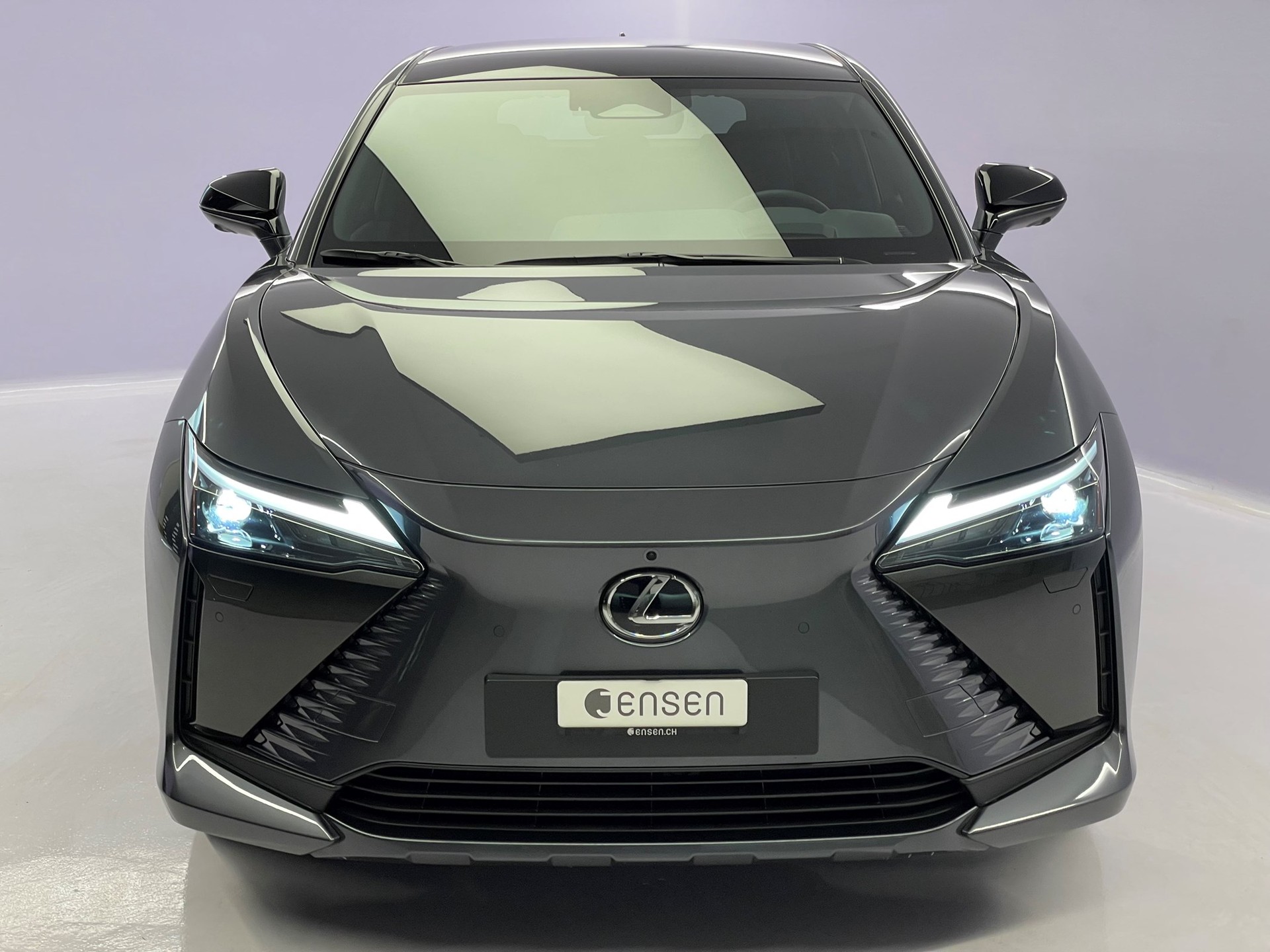 LEXUS RZ 450e Excellence Direct4 Electric-showroom-element-1