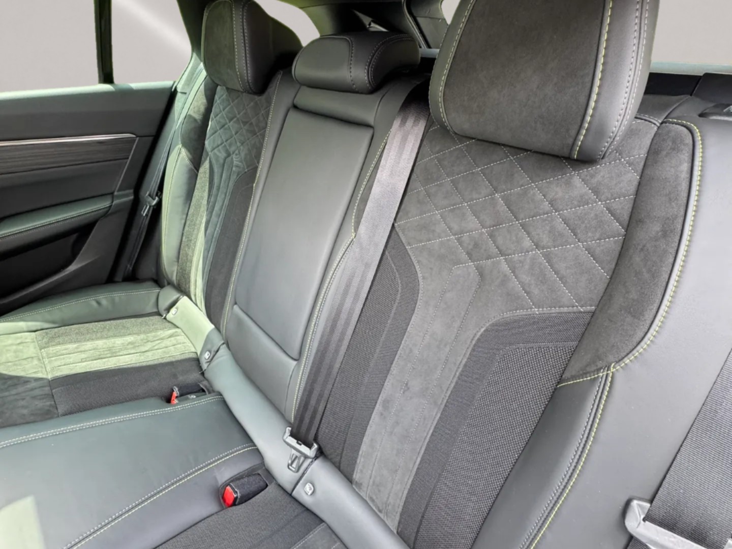 PEUGEOT 508 SW 1.6 Plug-in Hybrid4 PSE-image-10