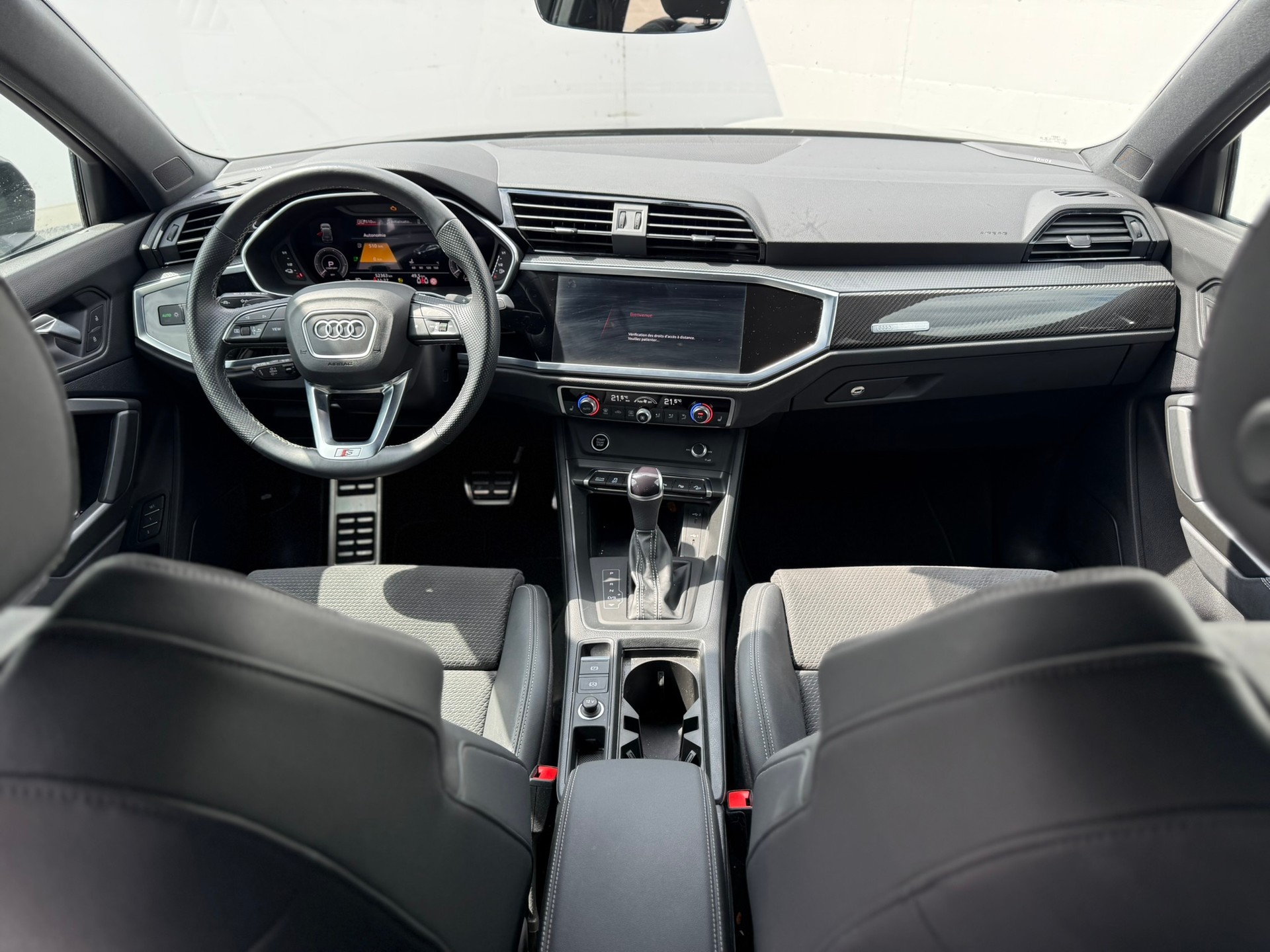 AUDI Q3 45 TFSI e S line S-tronic-image-9