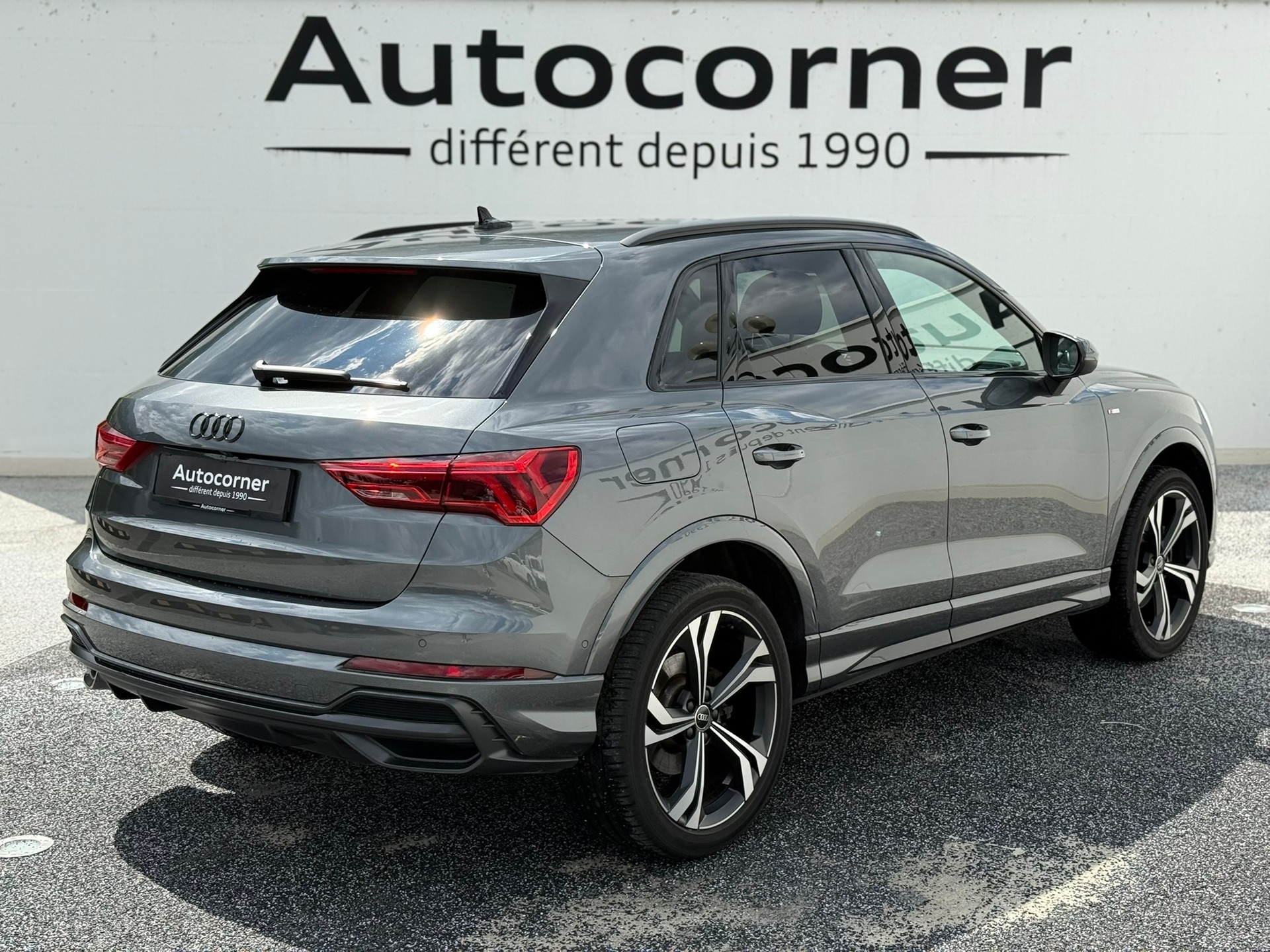 AUDI Q3 45 TFSI e S line S-tronic-image-5