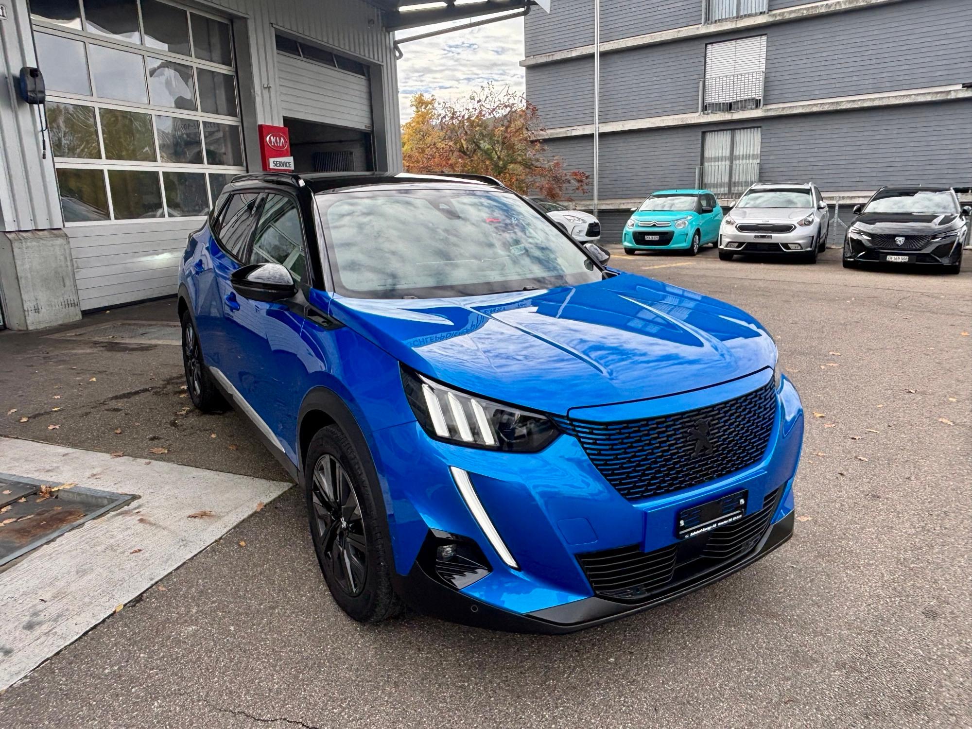 PEUGEOT 2008 e-GT (SUV / Geländewagen) PEUGEOT 2008 e-GT (SUV / Geländewagen)