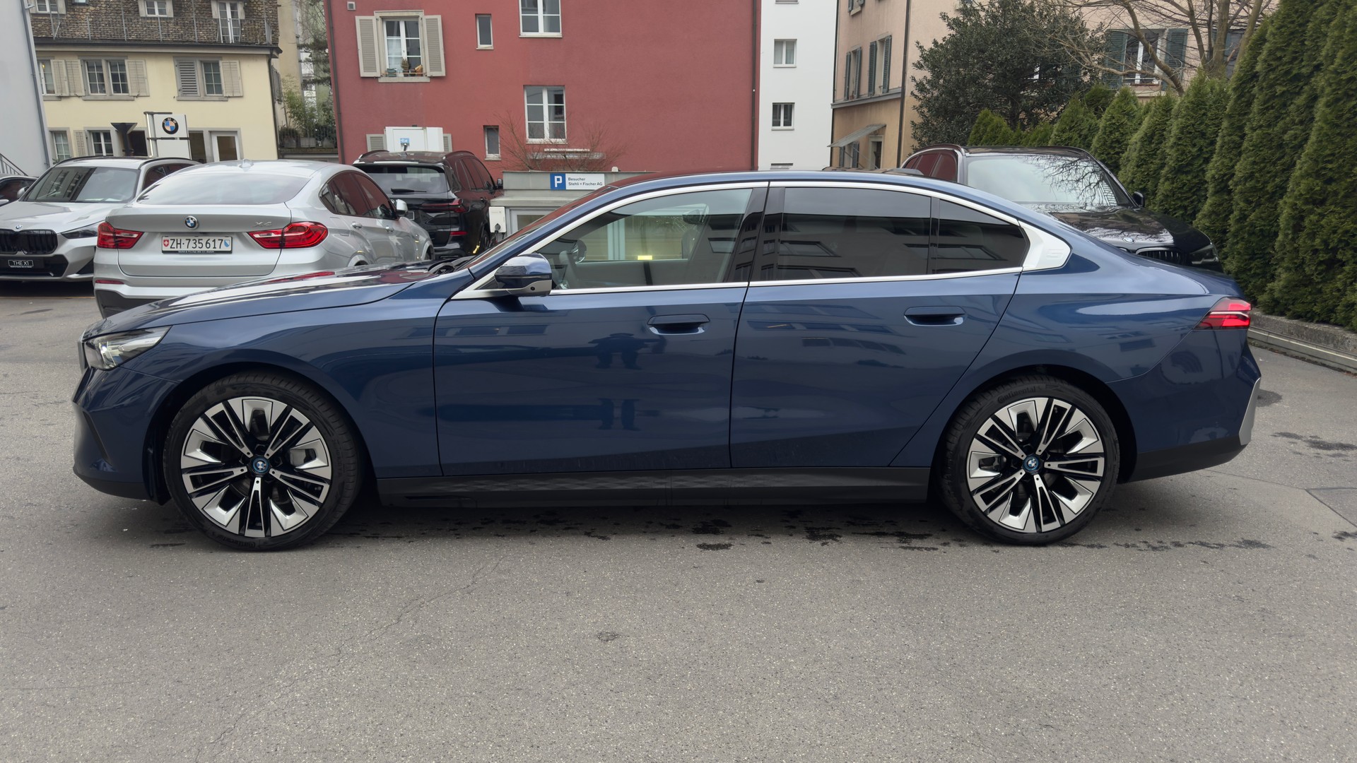 BMW i5 eDrive40-showroom-element-3