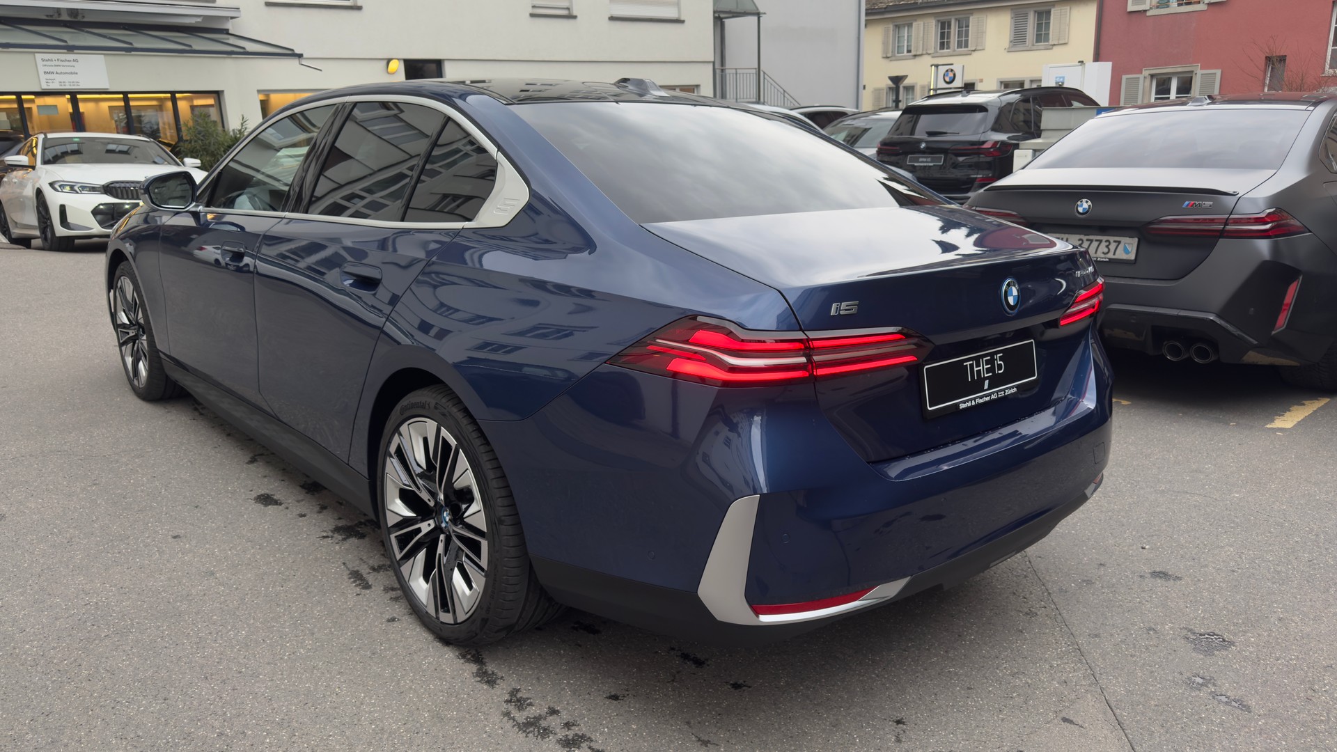 BMW i5 eDrive40-showroom-element-1