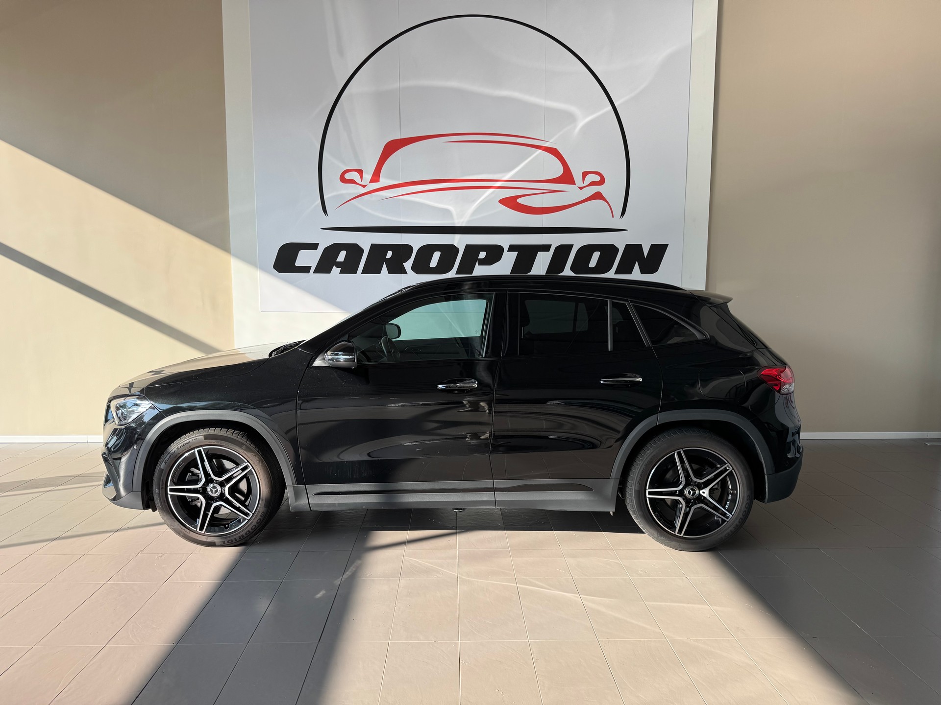 MERCEDES-BENZ GLA 200 AMG Line 7G-DCT