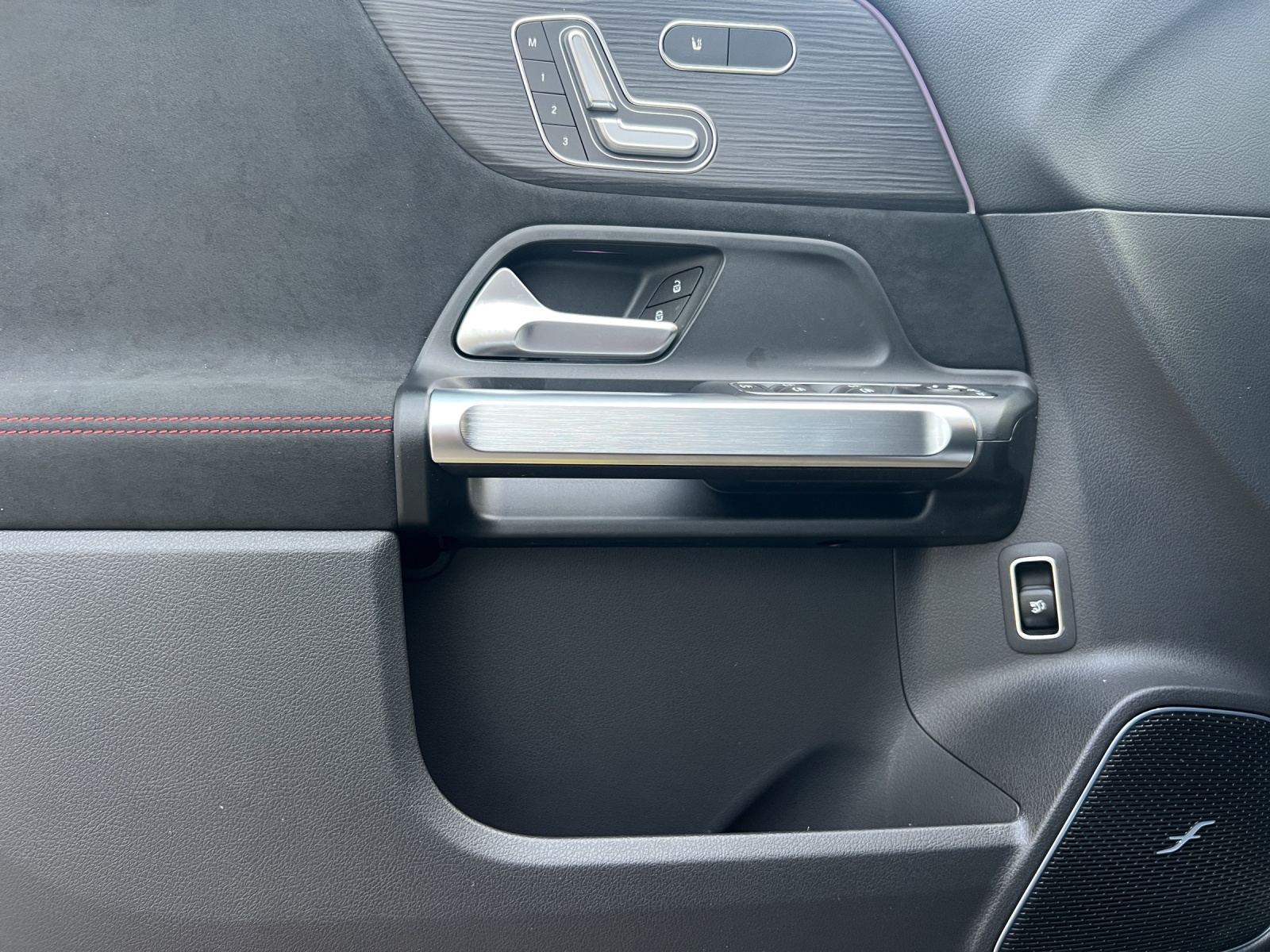 Image MERCEDES-BENZ EQB-350 EQB 350 66,5 kWh 4Matic Excellence