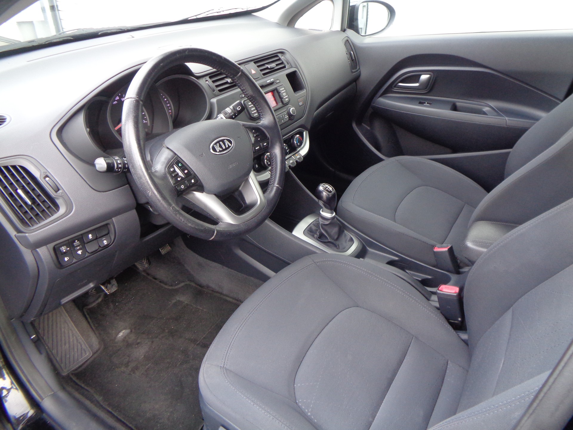 KIA Rio 1.4 CVVT Trend-image-5